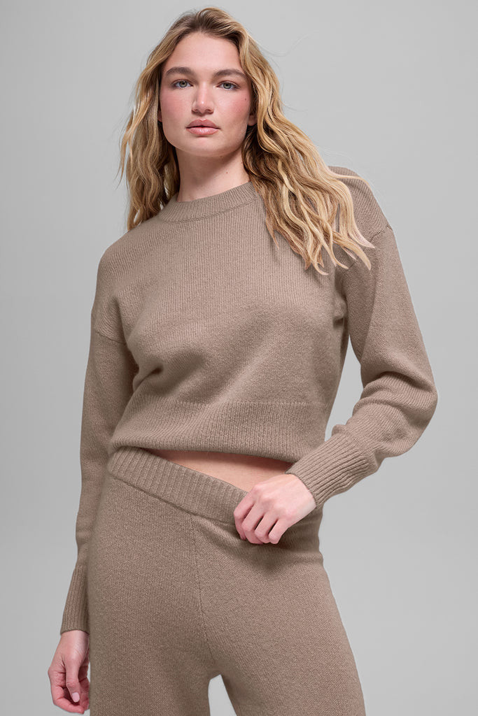 Cashmere New Class Crewneck Sweater - Chai Latte | Alo Yoga (US)