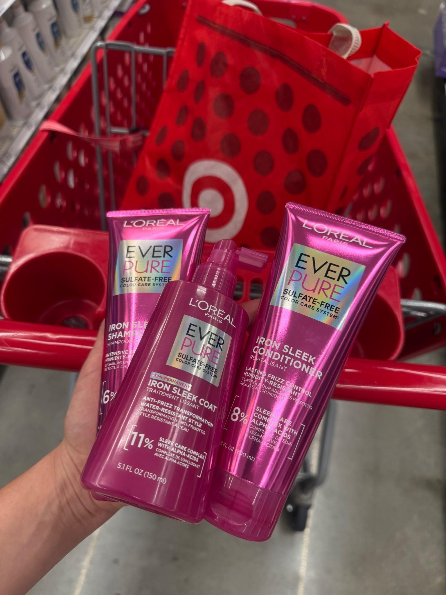 #ad My signature middle part sleek blowout has never looked better using @lorealparis EverPure Iron Sleek 3 step regimen @target @shop.ltk #liketkit https://liketk.it/6cORz
#TargetPartner #Target #LOrealParisPartner​ LOrealParisHairCare EverPureIronSleek