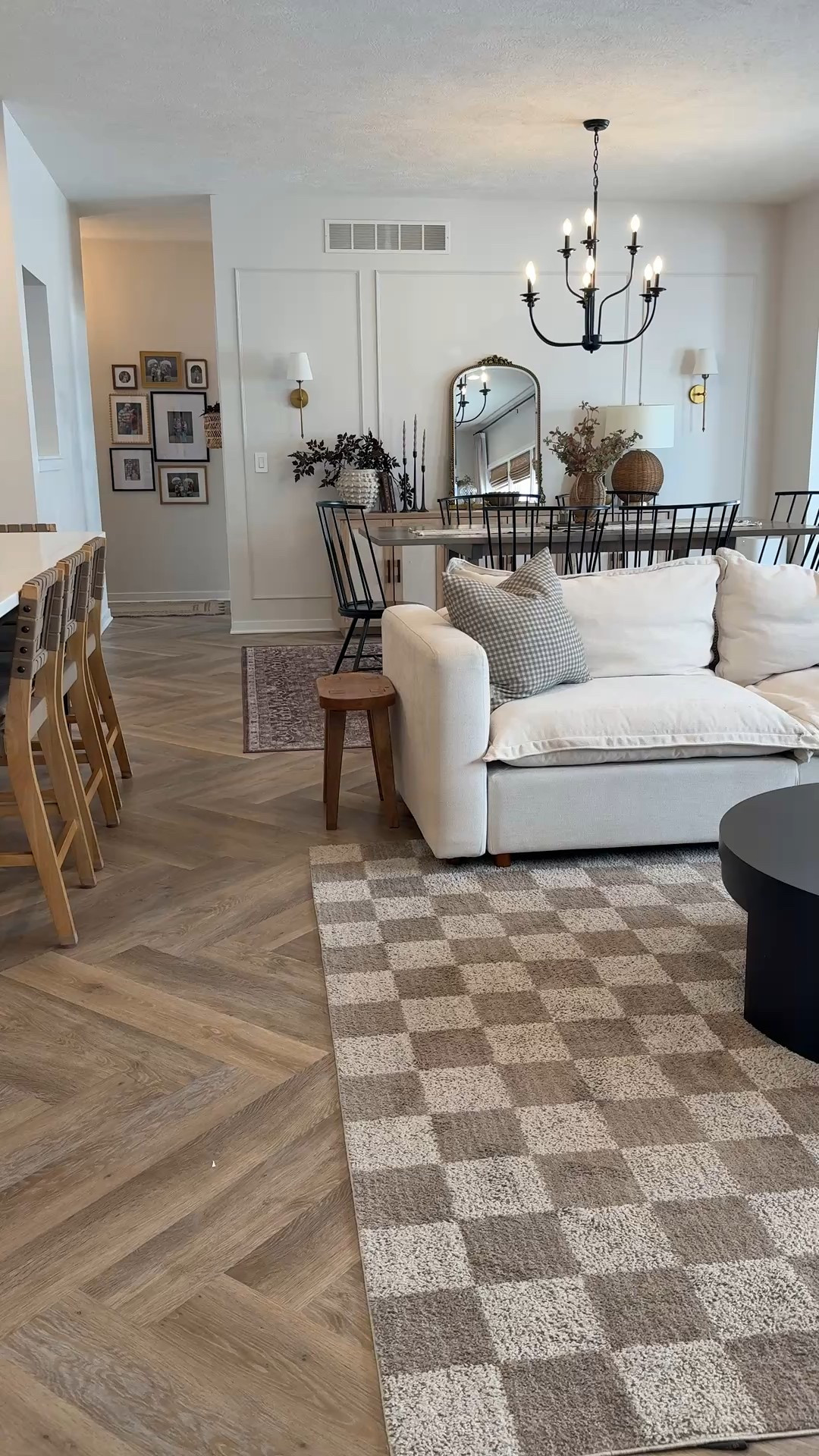 #ad Wayfair’s 5 Days of Deals is here 🙌
Up to 60% off rugs, furniture, lighting, decor & more — aka the perfect excuse to upgrade your space on a budget. @wayfair #wayfairpartner #wayfair