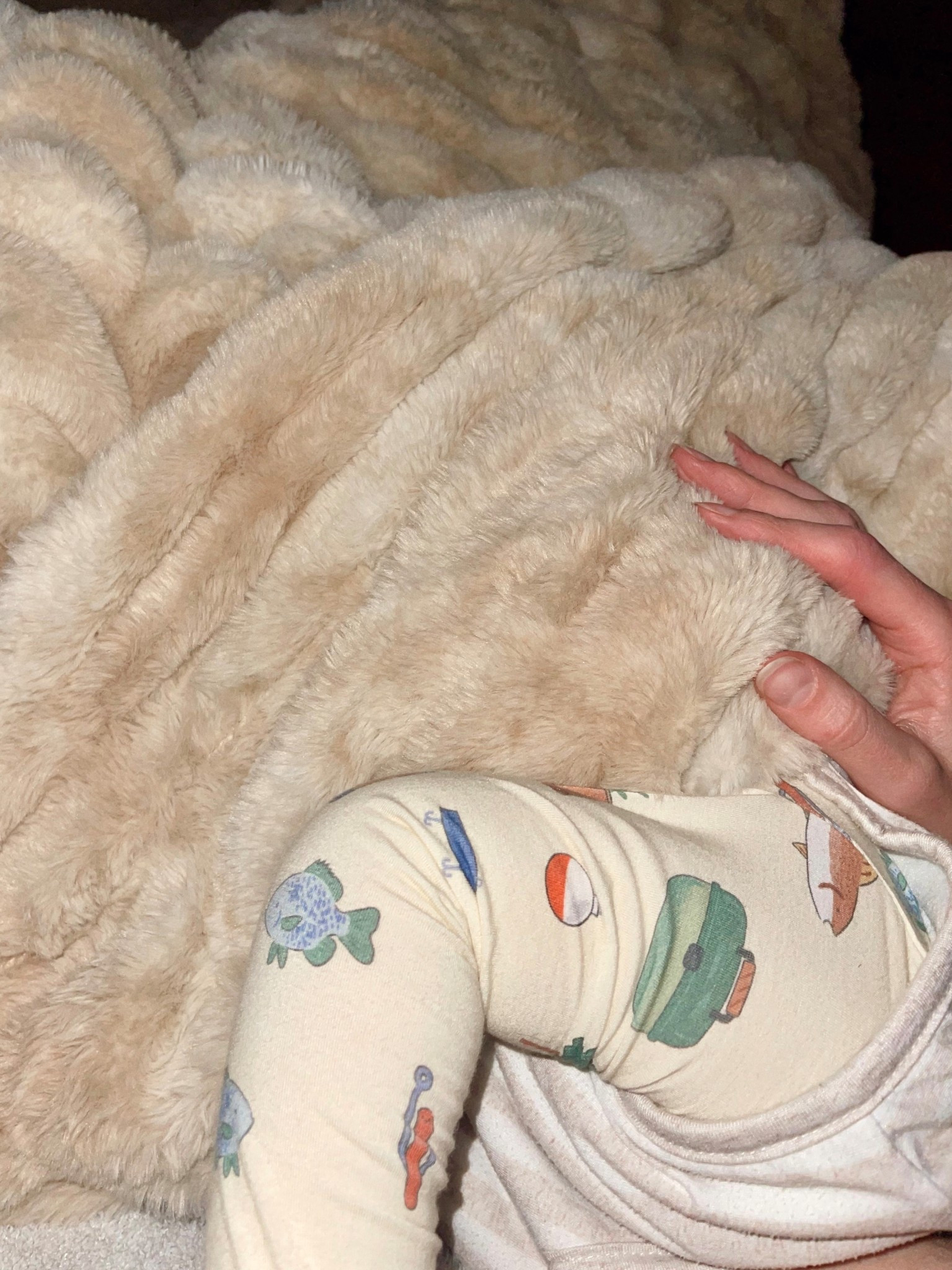 snuggled up in our LOLA blanket and they’re 55% off right now!! Use code: BF55 for BIG savings on the best blanket ever 🤍☁️

#LTKHome #LTKSaleAlert #LTKGiftGuide