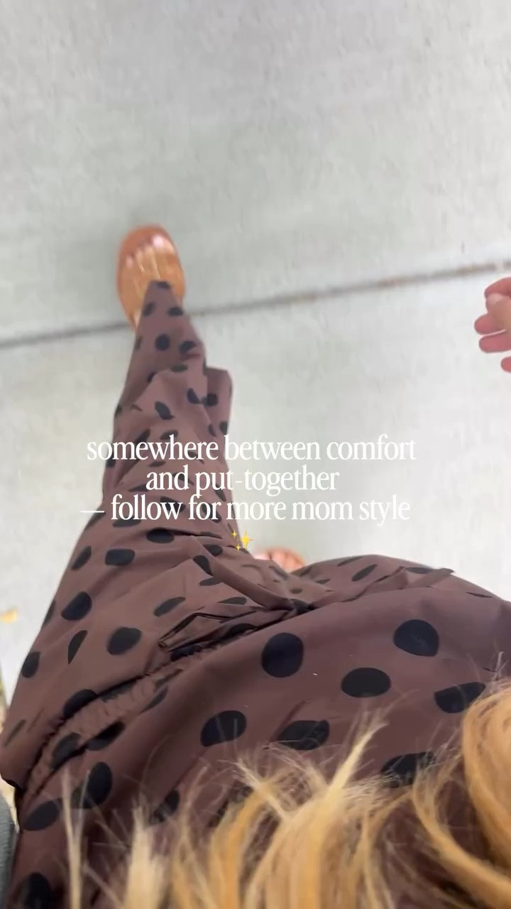Mom style lately is all about comfort first, but still a little put together ✨ School drop-offs, playground runs, errands, and slow mornings all call for outfits that move with real life, not against it. I’ve been leaning into easy basics, soft layers, and simple pieces that make getting dressed feel effortless again. Nothing overthought, just lived-in style that still feels like me 🤍 If you love everyday mom style, simple outfit inspiration, and those in-between moments of life, you’re in the right place. Follow along for more real, wearable mom outfits and cozy everyday inspiration ✨