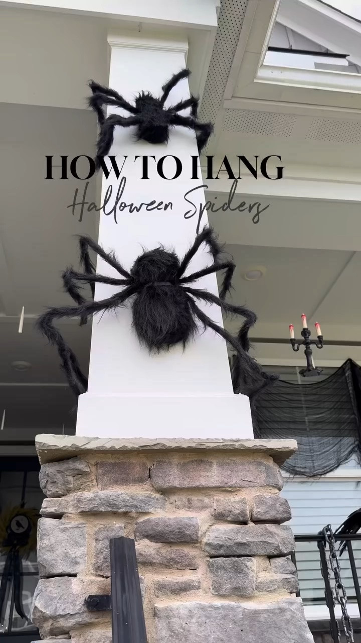 No tricks, just the easiest way to keep your spooky spiders hanging all season long 🕷✨🎃 #HalloweenDIY #halloween #halloweendecor  #foryoupage💙