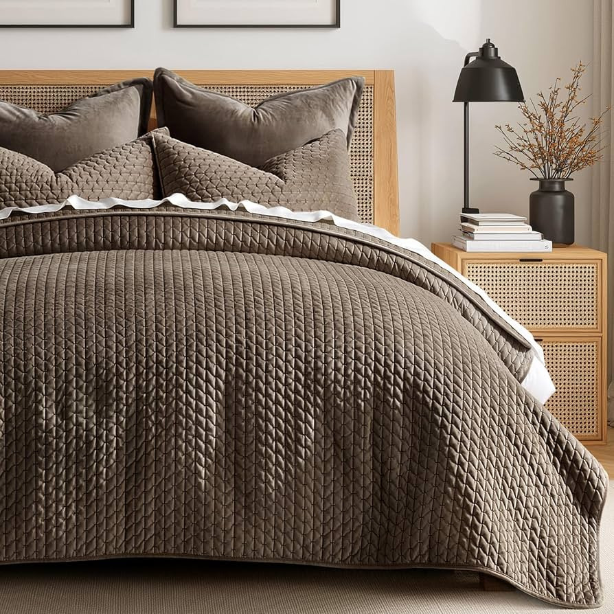 EverGrace Cross-Stitch Velvet Quilt Set, Queen Size, Mushroom Brown | Amazon (US)