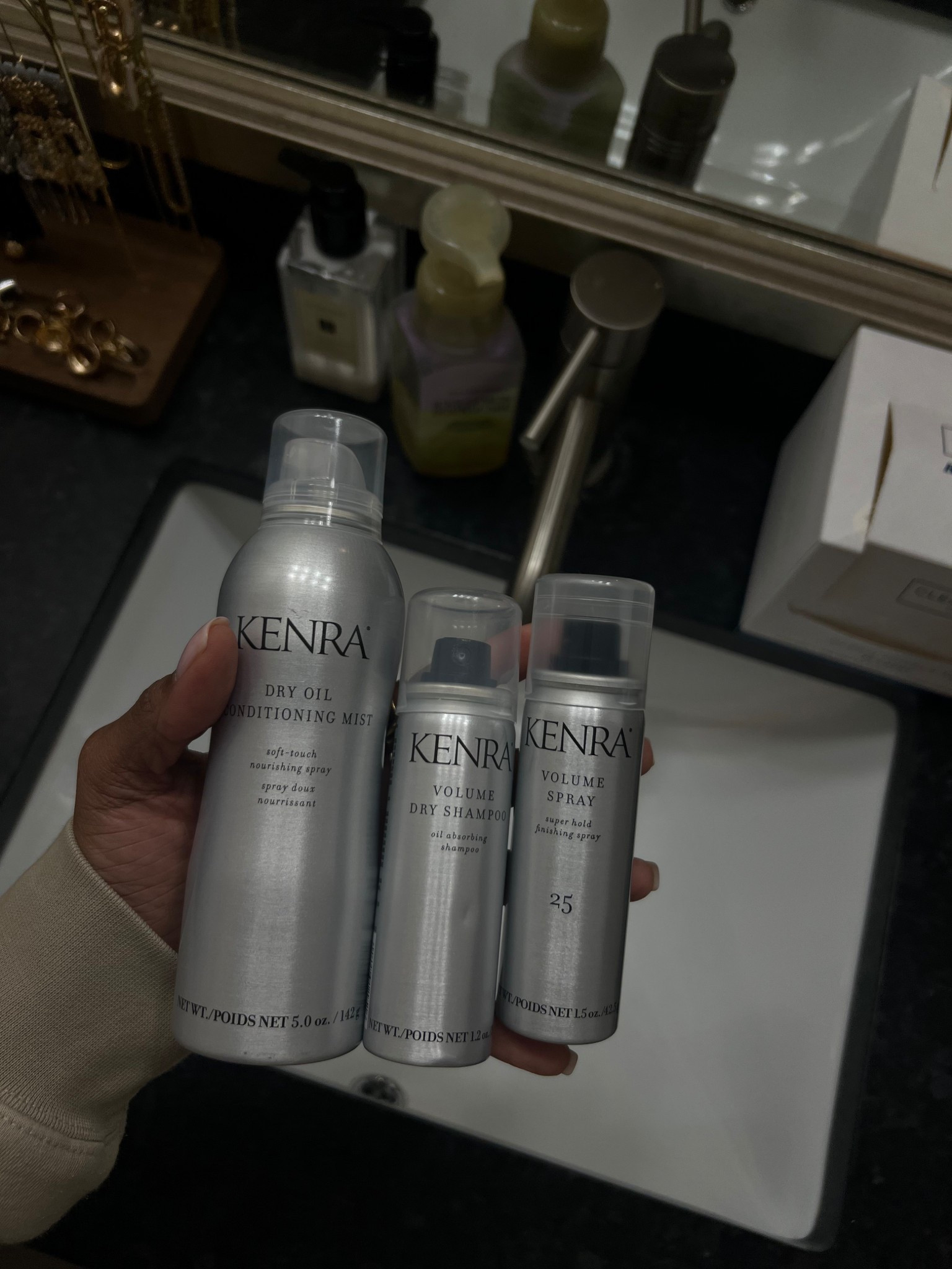 My go-to hair essentials for an overnight blow out look & to maintain my hair 🎀
