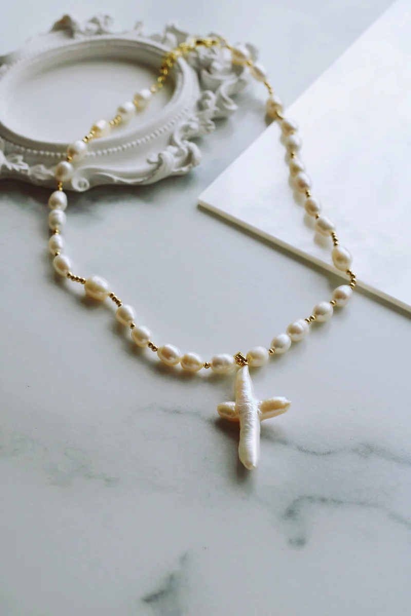 VINTAGE BAROQUE CROSS BEADED PEARL NECKLACE (HANDMADE & WATERPROOF) | raëliv