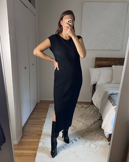Black ribbed maxi dress with slit from Walmart Wearing size L 

#walmartfashion #blackdress #falldresses 

#LTKSeasonal #LTKunder50 #LTKworkwear