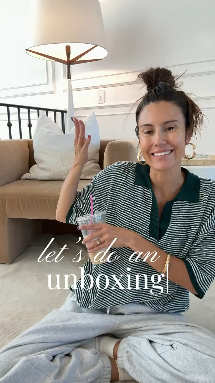 Amazon fall fashion unboxing ✨

Fall outfit, Amazon fashion, fall fashion, Amazon finds, Amazon bag, initial necklace, fall sweater 

#LTKFindsUnder50 #LTKSeasonal #LTKStyleTip