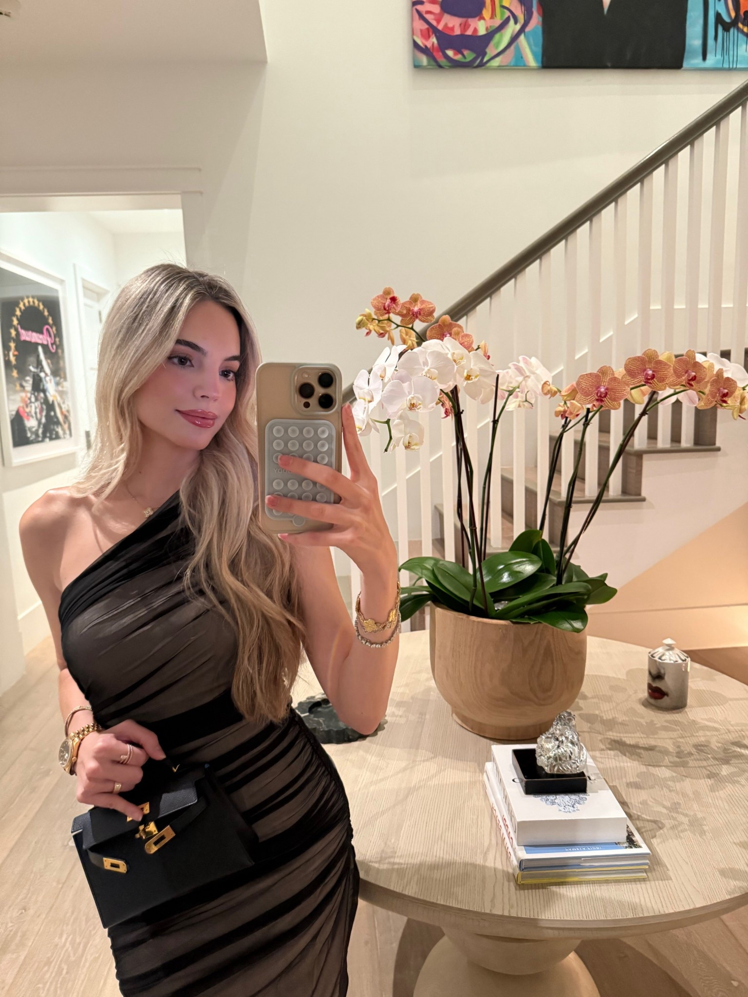 Me lo compré en Mango y lo corté para q quedara por encima de la rodilla 