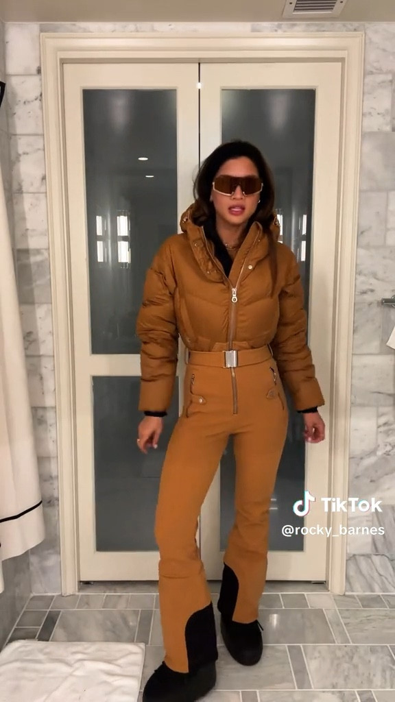 Getting dressed to go skiing on Ajax mountain! Linked all of my layers below 

#LTKbeauty #LTKGiftGuide #LTKstyletip