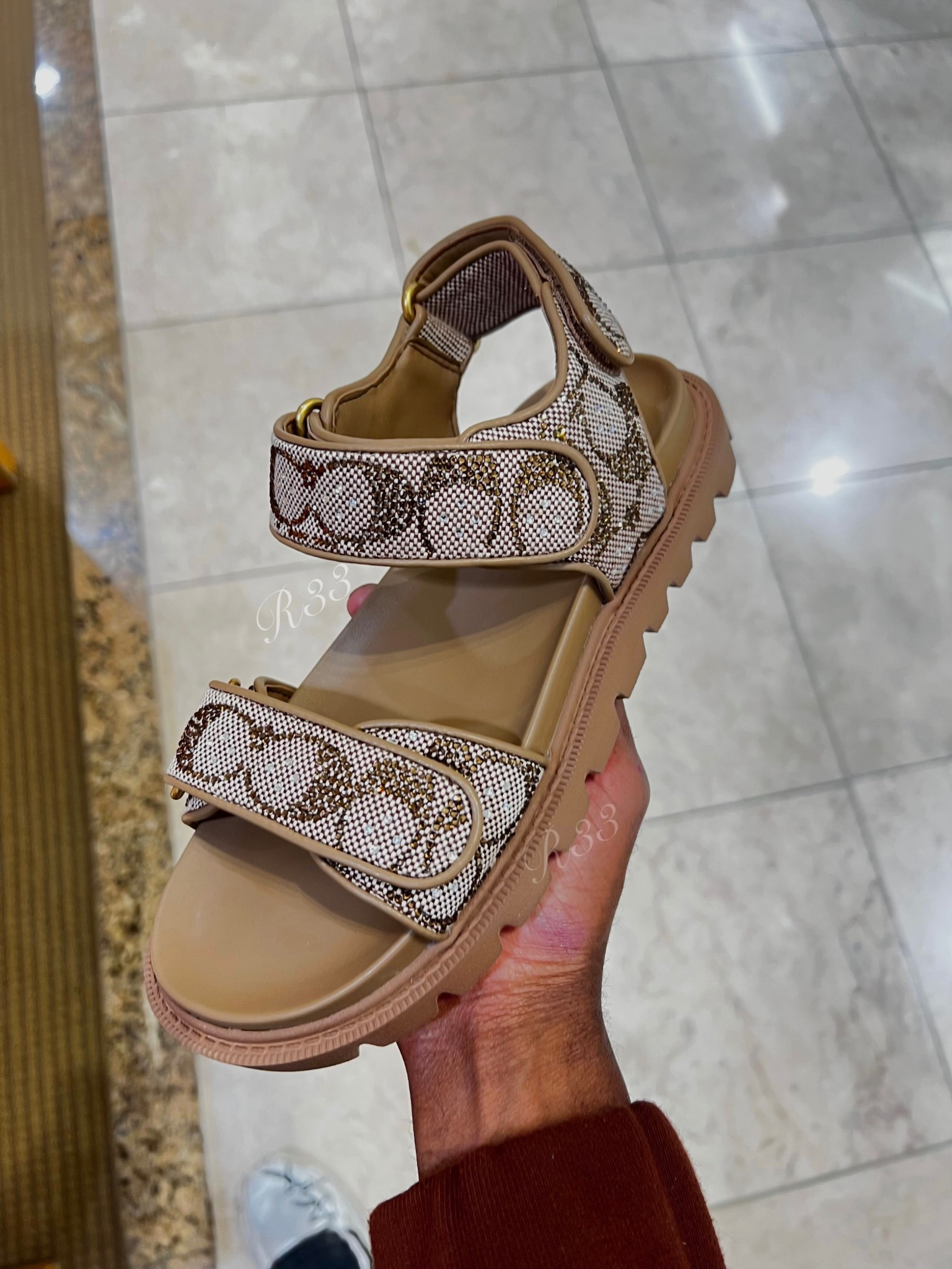 OMG these coach sandals EAT downnn😍 ✨they showed out
#sandalslife #sandals #coachfinds #dillards 
