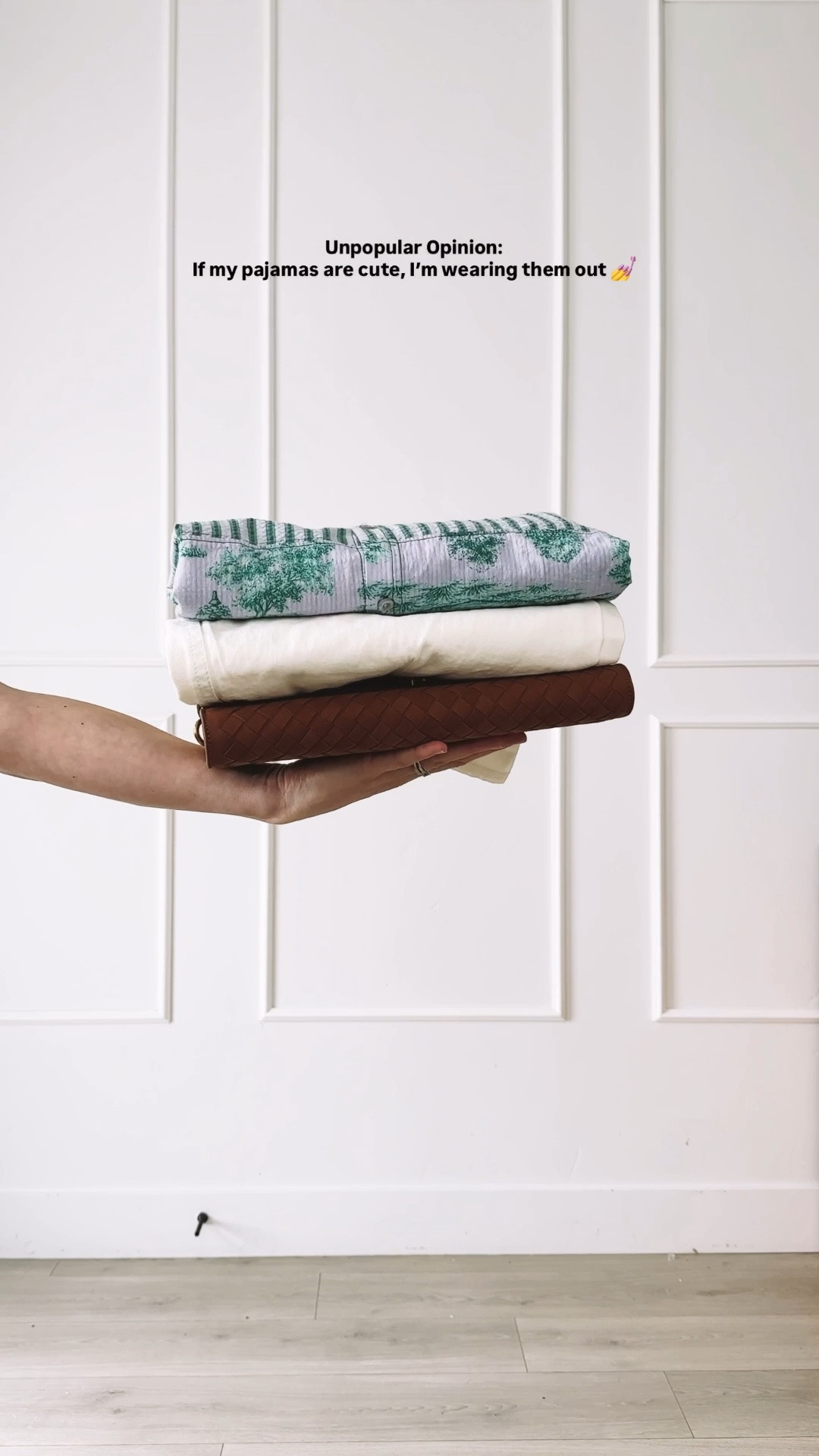 Unpopular opinion but if pajamas are cute enough… I’m wearing them out 💅 

top: small (runs very oversized) - matching pajamas shorts (not pictured:): small, true to size - pants: XS (run oversized with a stretchy waistband)

#LTKootd #LTKgrwm #LTKmomlife