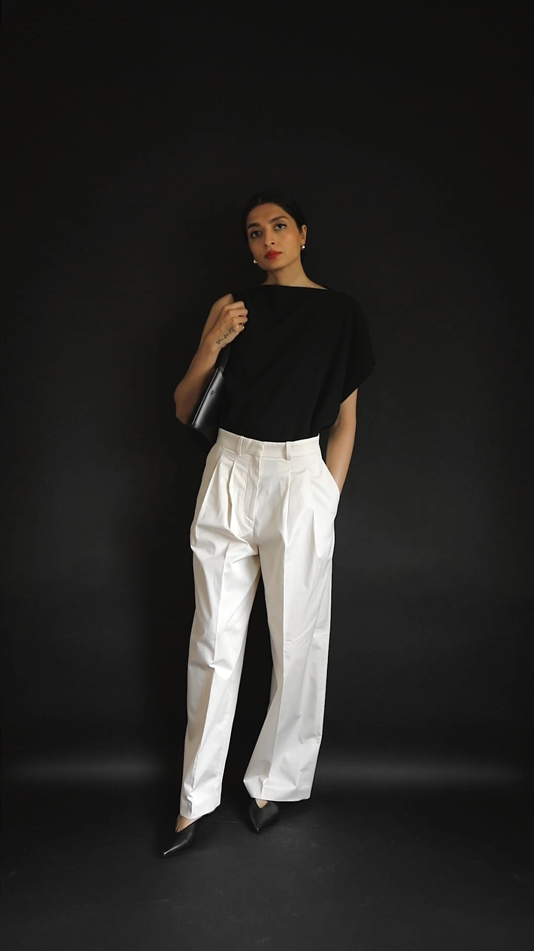 Cream trousers are a staple throughout the whole year, you can style them for work, daytime meetings, perfect with linen & denim shirts, and of course for evening. I can’t wait to pair them with cream, navy & black roll necks for a/w too! 

#capsulewardrobe #minimalfashion #minimalstyling #cos #minimalwardrobe #capsulecloset #creamtrousers #monochromestyle #oversizefashion #oversizedstyle #trouserstyling #stylingvideo

#LTKeurope #LTKuk #LTKstyletip