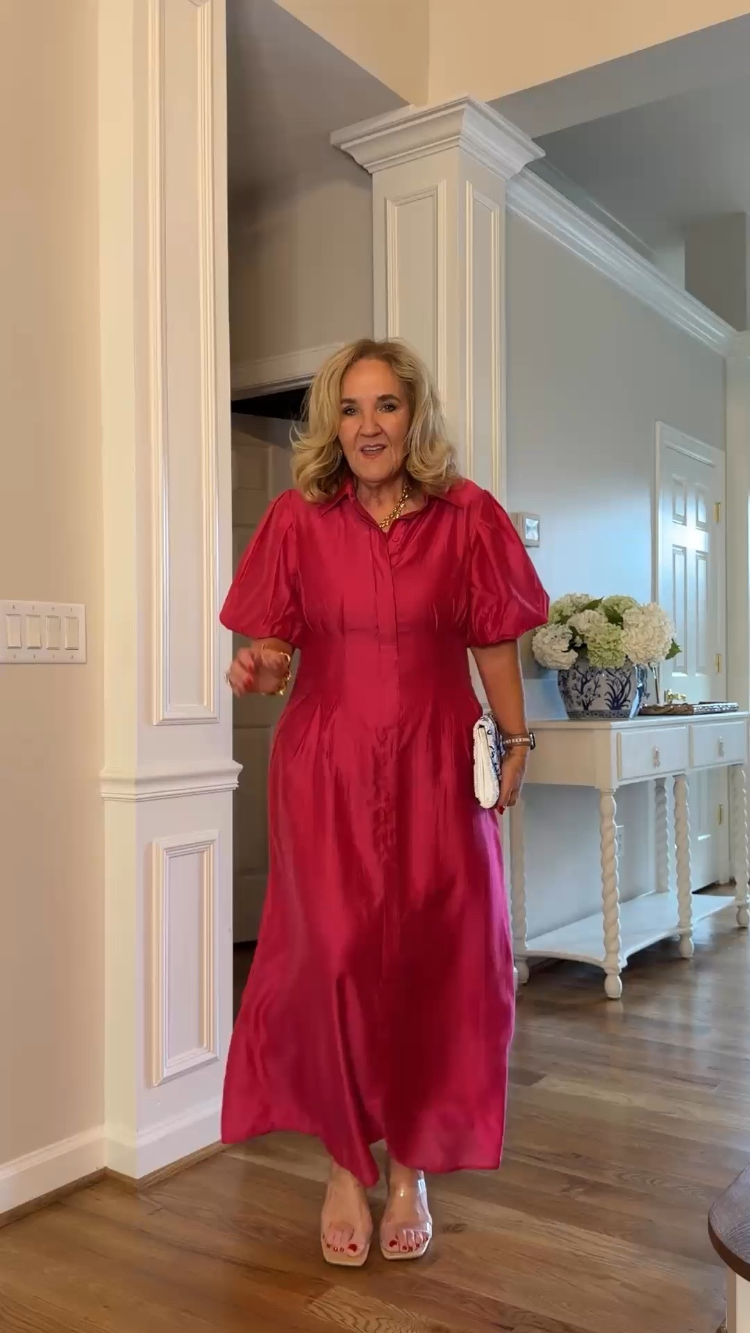 Oh my goodness, this dress is just fun! I’m wearing a medium, and those sleeves give it a little drama without trying too hard.
