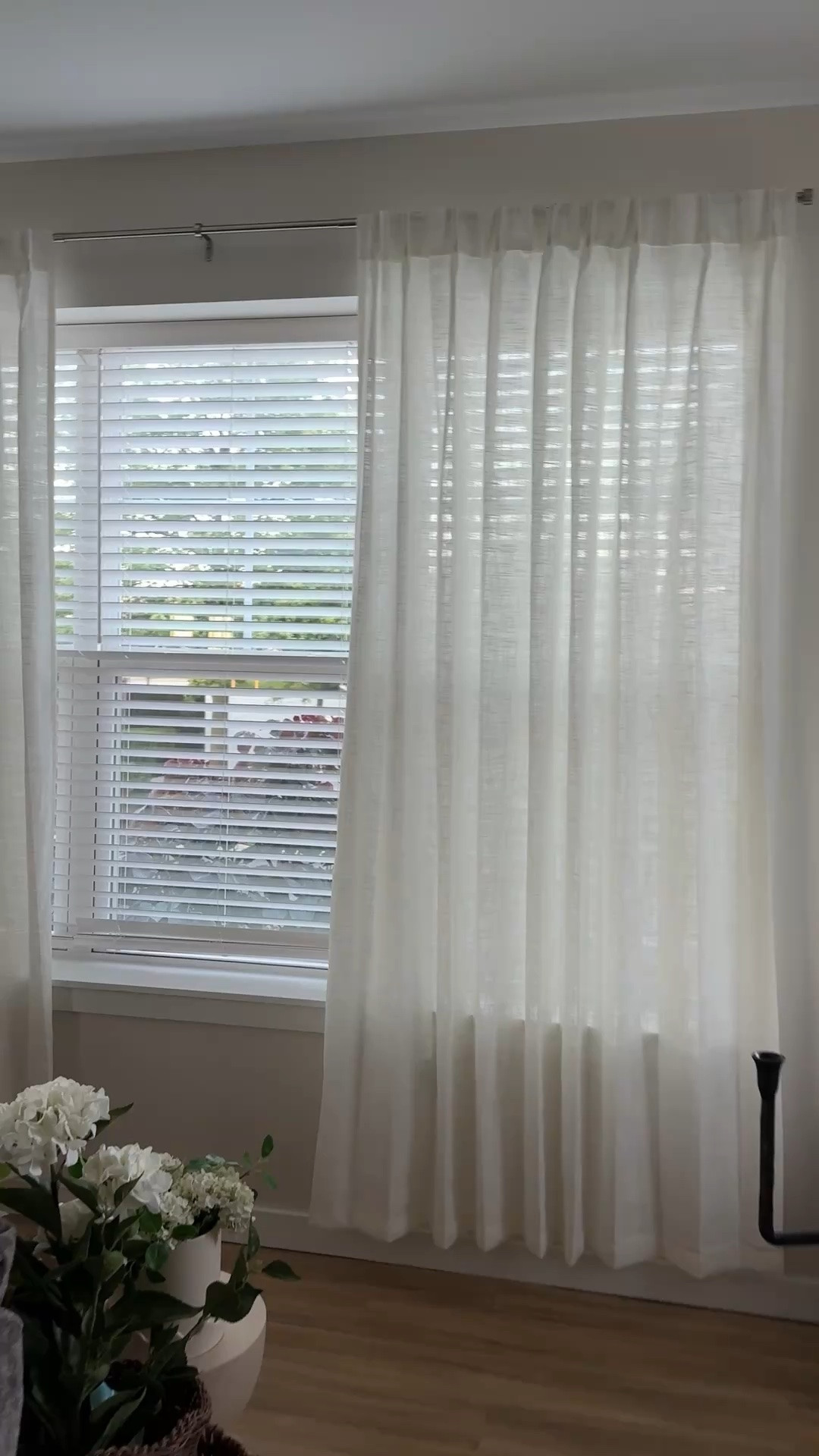 Finally starting to get some things done in new place. Between work, errands and kids it’s been tough! First set of curtains are hung and I am so pleased with them❤️

#LTKHome #LTKmomlife #LTKSeasonal