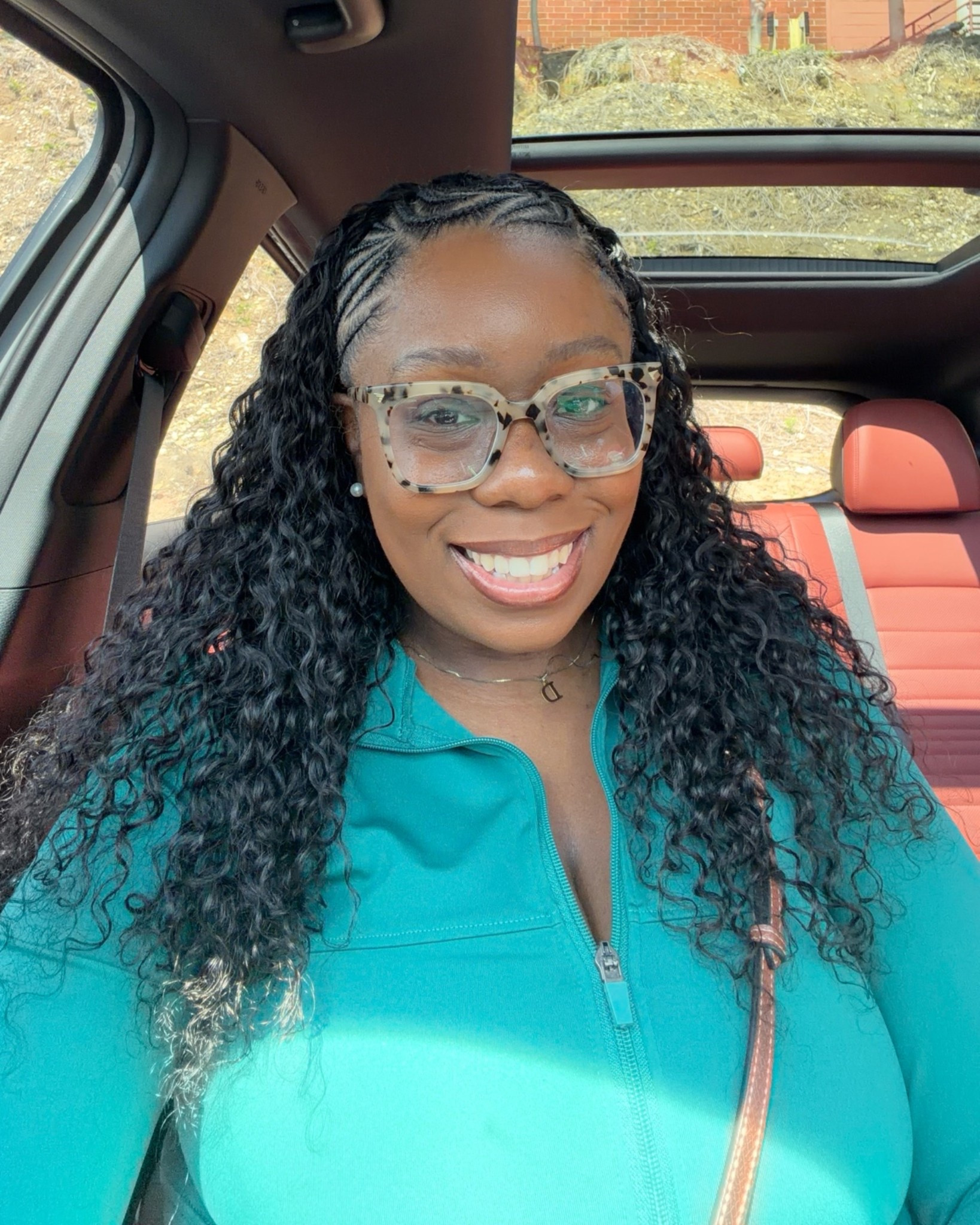 New hair & a cute matching set is an instant mood booster! Thought this set was a dark green color but it’s more turquoise but it’s so beautiful!! 🤩

#LTKootd #LTKActive #LTKMidsize
