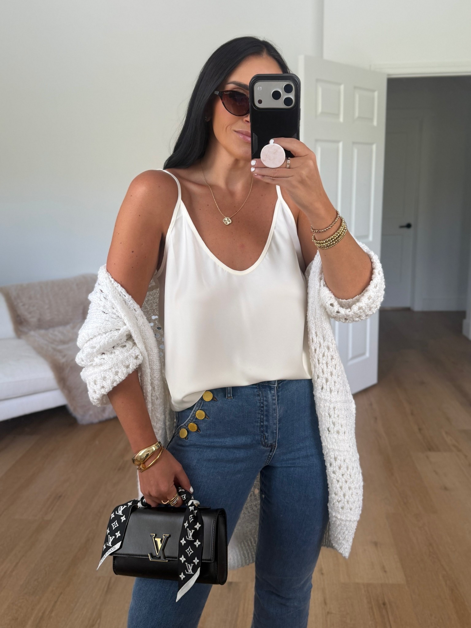 The noli shop Allegra bootcut jeans wearing size 27

The noli shop yara silk camisole wearing size medium but should have done a small 