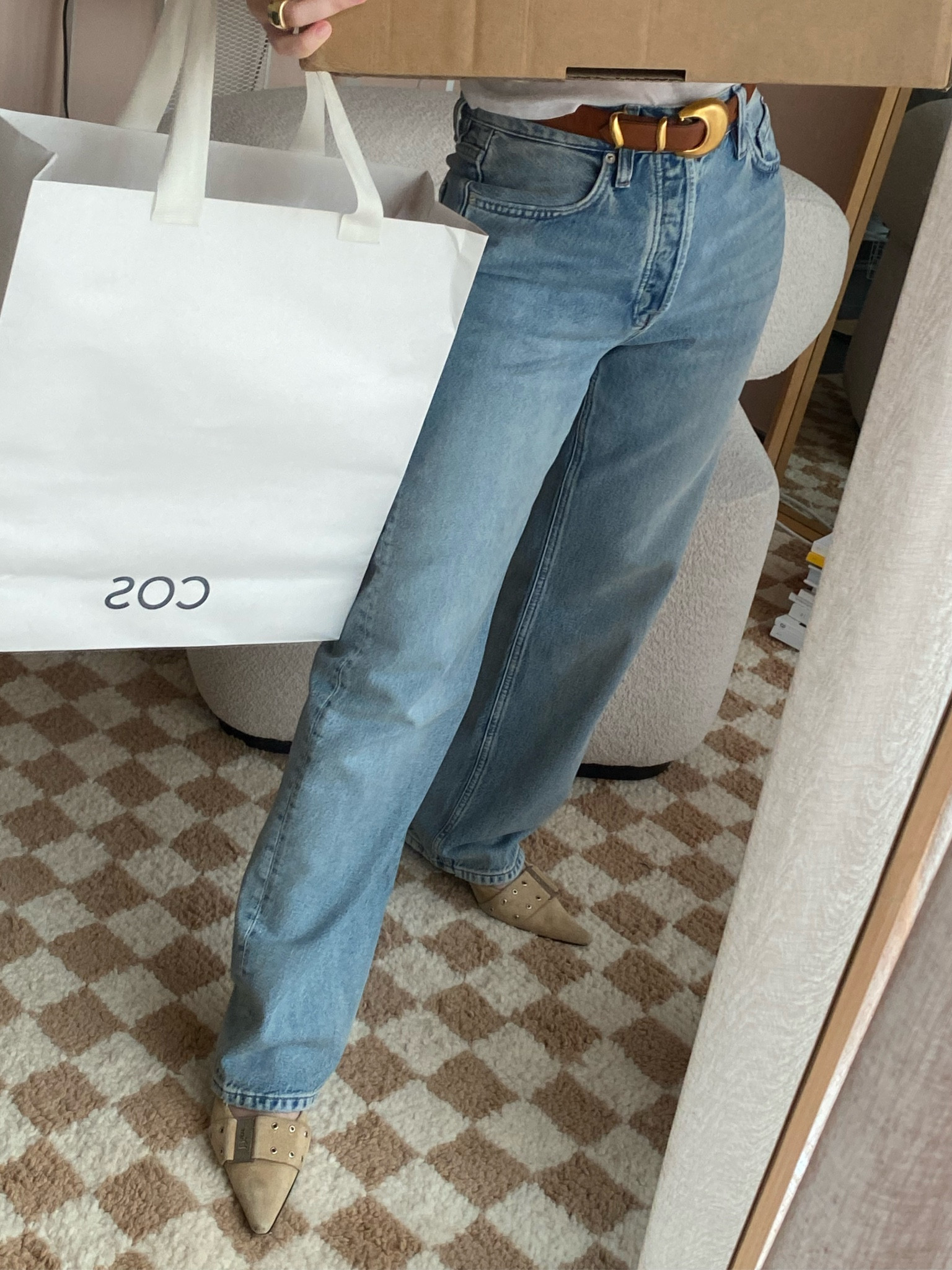 straight leg jeans shopping is a never ending mission but i think i finally found the perfect pair this time 🤌🏼

#LTKSeasonal #LTKfindsunder50 #LTKfindsunder100