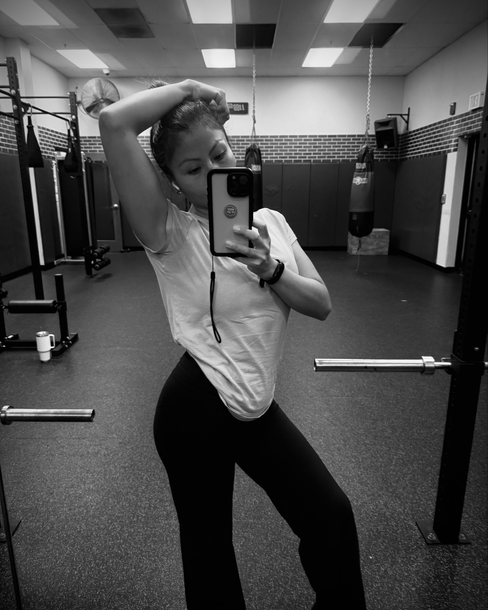 Not every workout feels strong.
Not every day feels “motivated.”
But I’m learning that progress is built in the quiet moments when no one sees the effort…
Only the commitment. 🖤
Showing up is my victory today.

Discipline > Motivation.
Always.
#FitnessJourney #WomenWhoLift #FitLifeWithErika #keepshowingup #motivaton

#LTKActive #LTKmomlife #LTKfitnessgoals