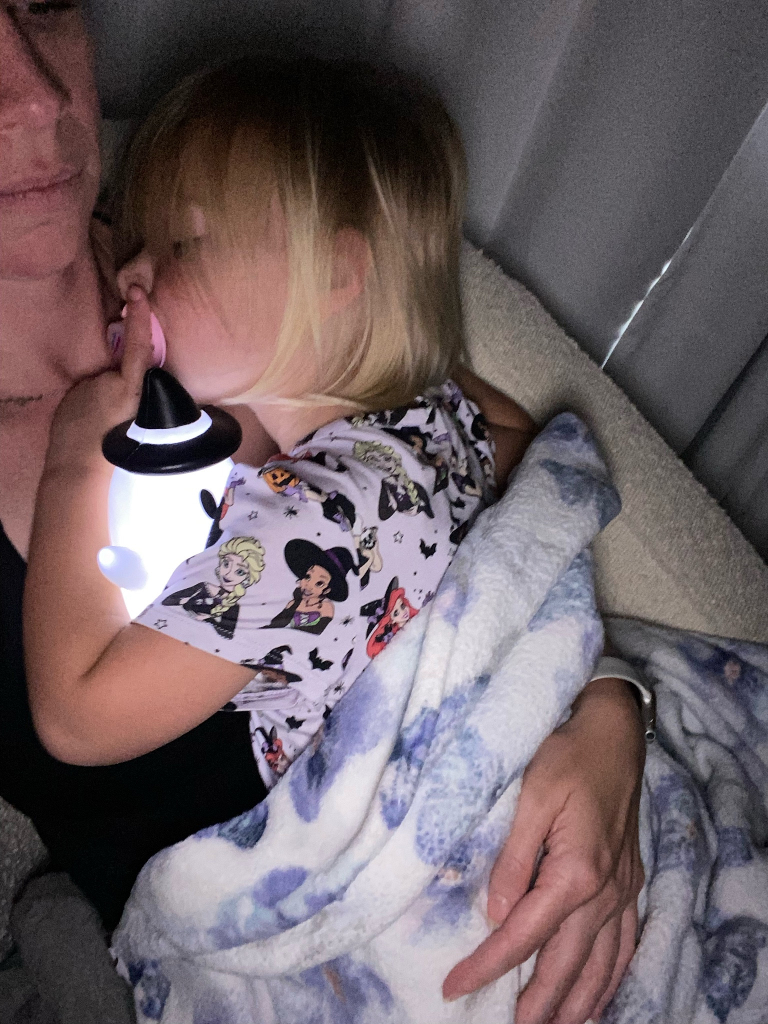 Apparently this is a new favorite Halloween decoration 🤣