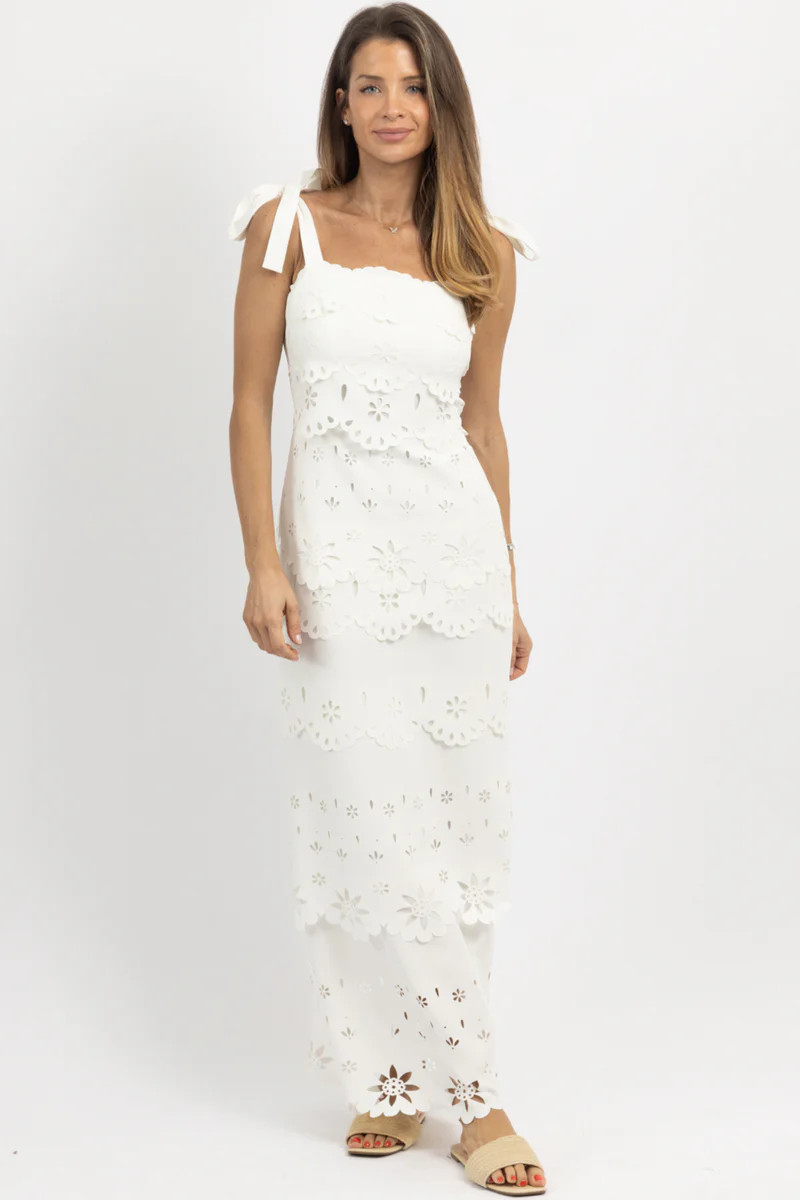 SCALLOP + FLEUR WHITE MAXI DRESS | L'ABEYE