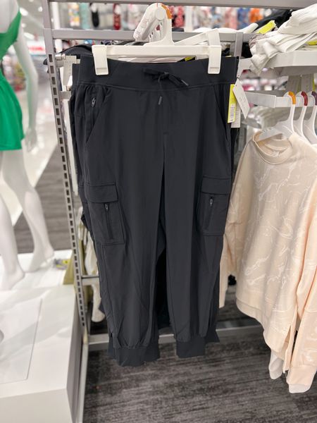 By far my absolute favorites cargo jogger pants! They’re so comfortable and stylish too! I have them in two colors! A must from Target

Target style, casual look, Target finds, athletic, errands 

#LTKfit #LTKunder50 #LTKstyletip