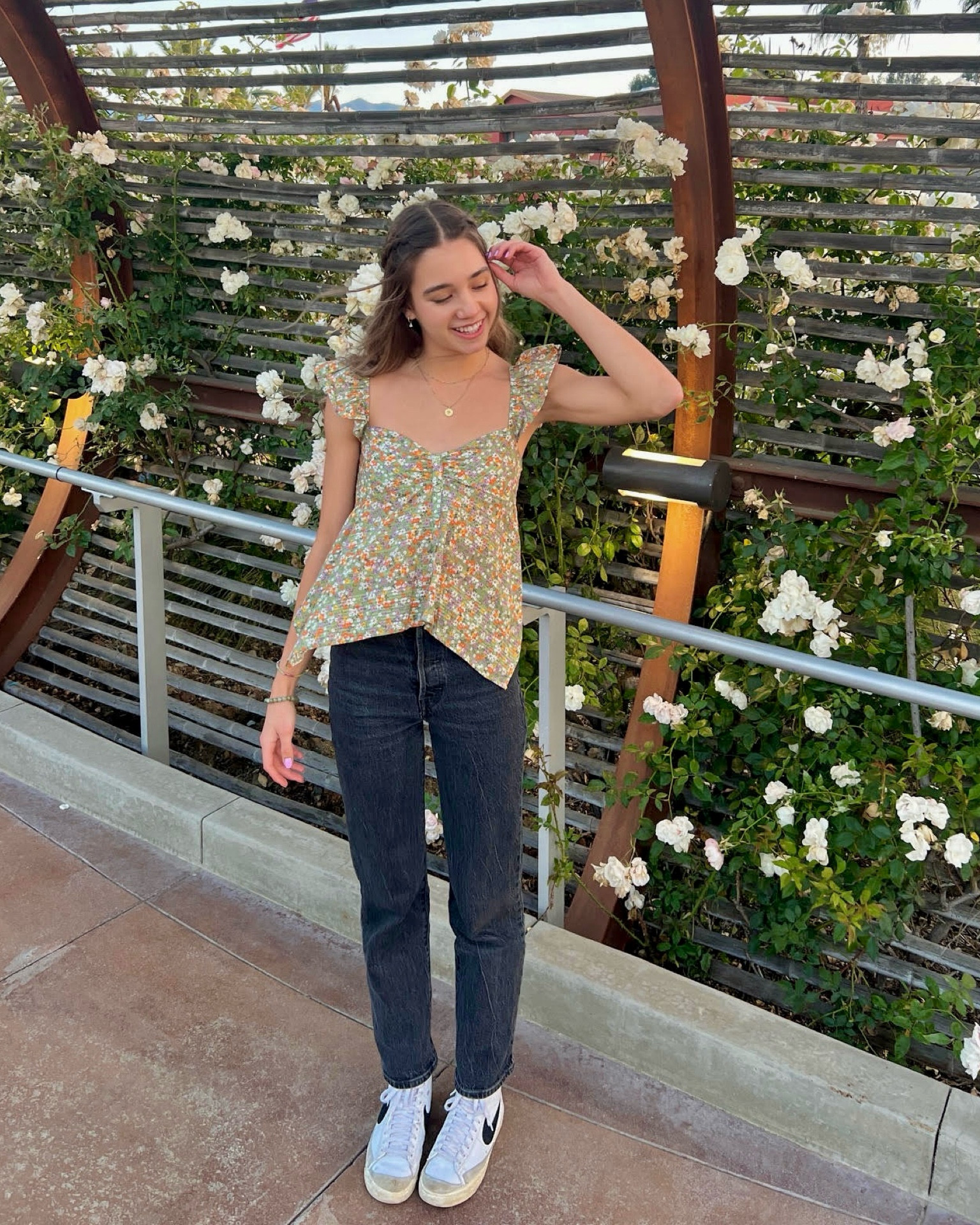 Sunday outfit 💚 

Levi jeans, Nike trainers and a summer flower print from Macy’s 🌼

#LTKSeasonal #LTKSummerSales #LTKFindsUnder50