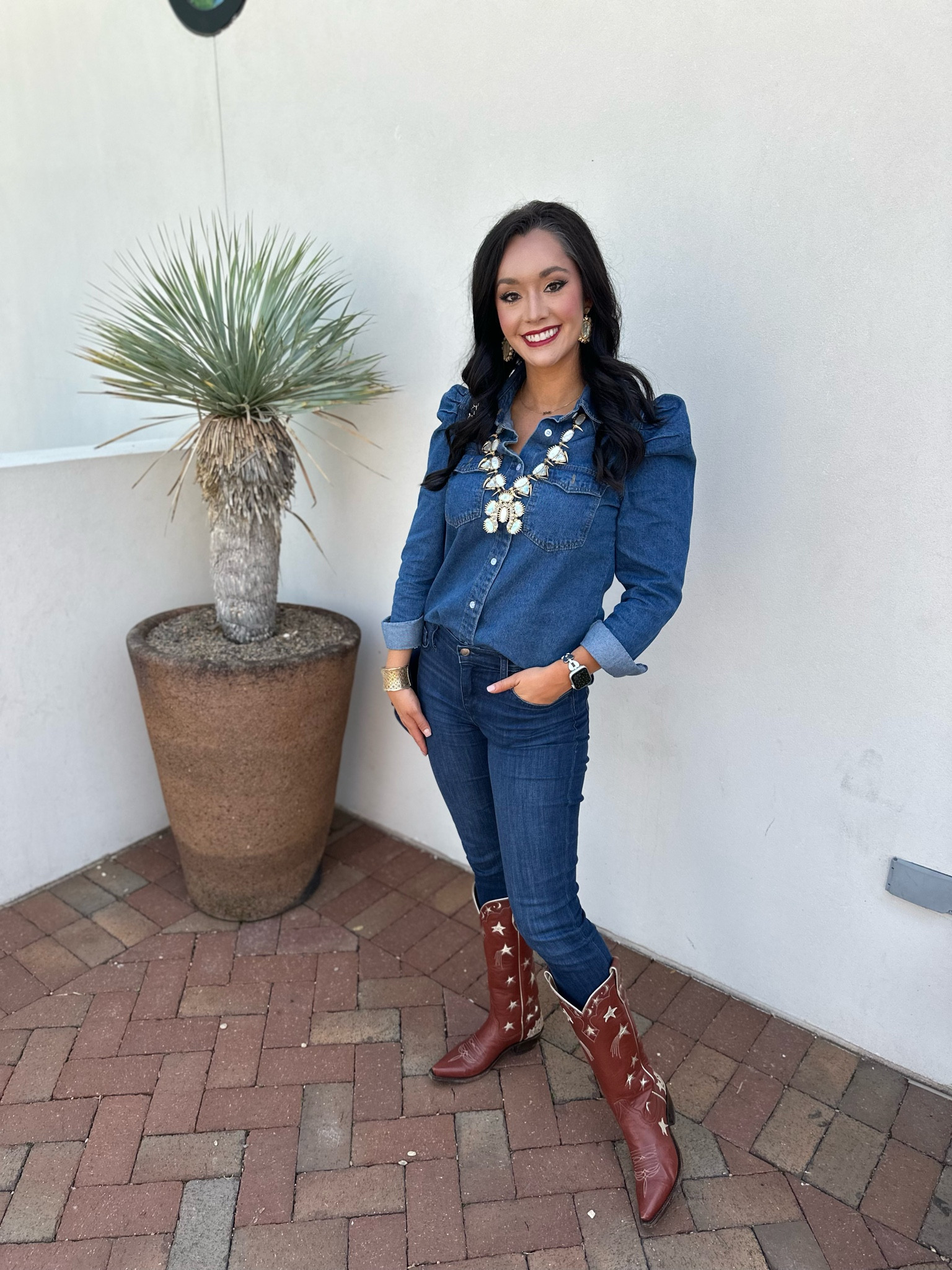 Canadian tuxedo

#LTKSeasonal #LTKfindsunder100 #LTKshoecrush