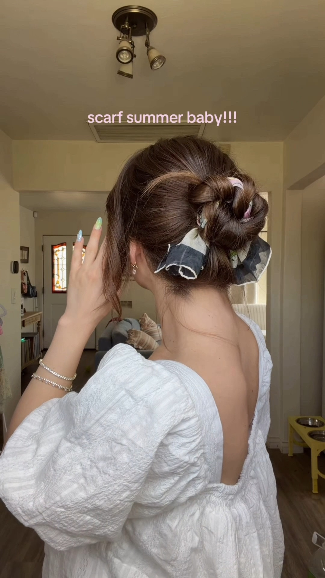 my scarf is thrifted/vintage so linked similar styles!