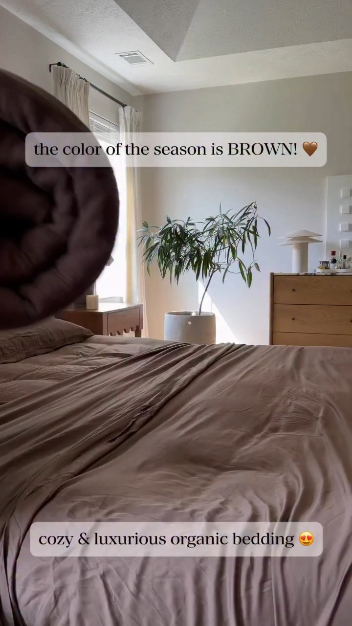 Comment “NEED” for the links to these incredible organic bedding pieces! The softest bamboo sheets in the “wheat” color & organic gauze quilt in “chocolate” color make for the richest bedding look EXTRA cozy for the season! 😍🤎 absolutely LOVE everything from @onequince follow and comment “NEED” for links!! #quincepartner #bedding #chocolatebrown 
https://liketk.it/6kQBf @shop.ltk #liketkit