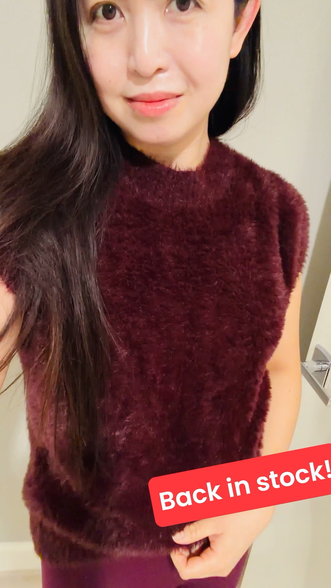 The color of the season!🤗🤎❤️This fuzzy sweater is back in stock! It’s on sale and under $40! Hurry get your size it’s running out! Great layer piece!😉❤️🤎🎄







#burgundy #darkbrown #ltkfindsunder50 #fuzzysweater #sleevelesssweater #vici #ltkootd #holidaystyle #holidaylook #ltkwinter #ltkfindsunder100

#LTKSaleAlert #LTKHoliday #LTKSeasonal