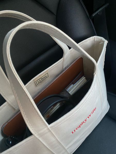 What’s in my bag 💌

#LTKfindsunder50 #LTKeurope #LTKworkwear
