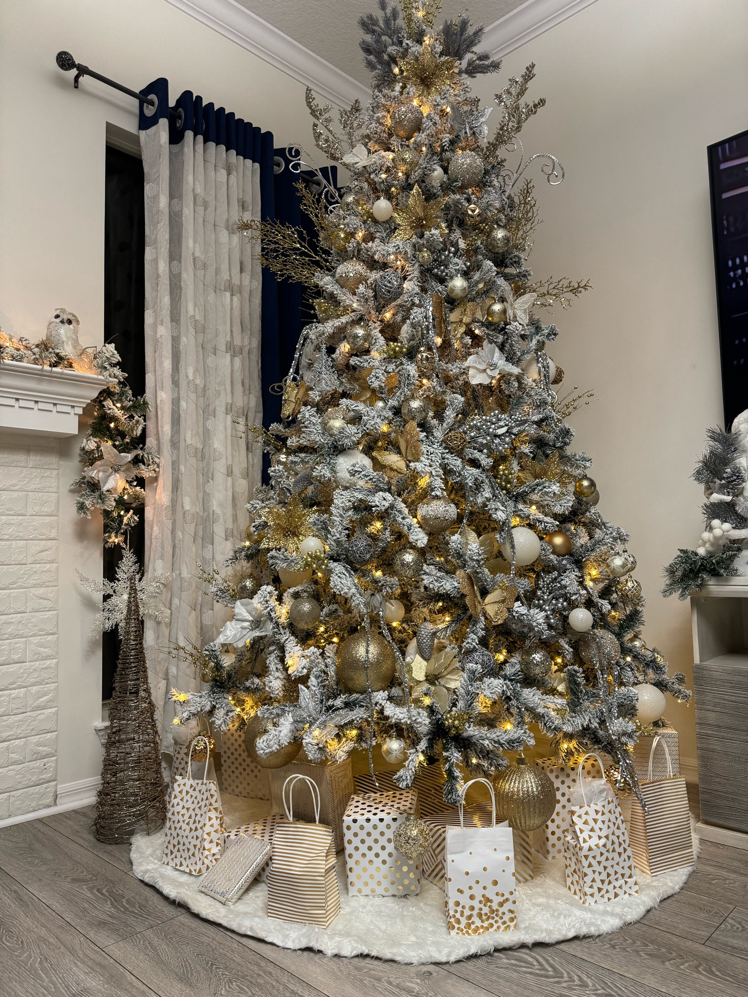 Beautiful 9 foot pre-lit flocked Christmas tree
Absolutely gorgeous and gives the room a grand feeling 

#LTKSeasonal #LTKHome #LTKHoliday