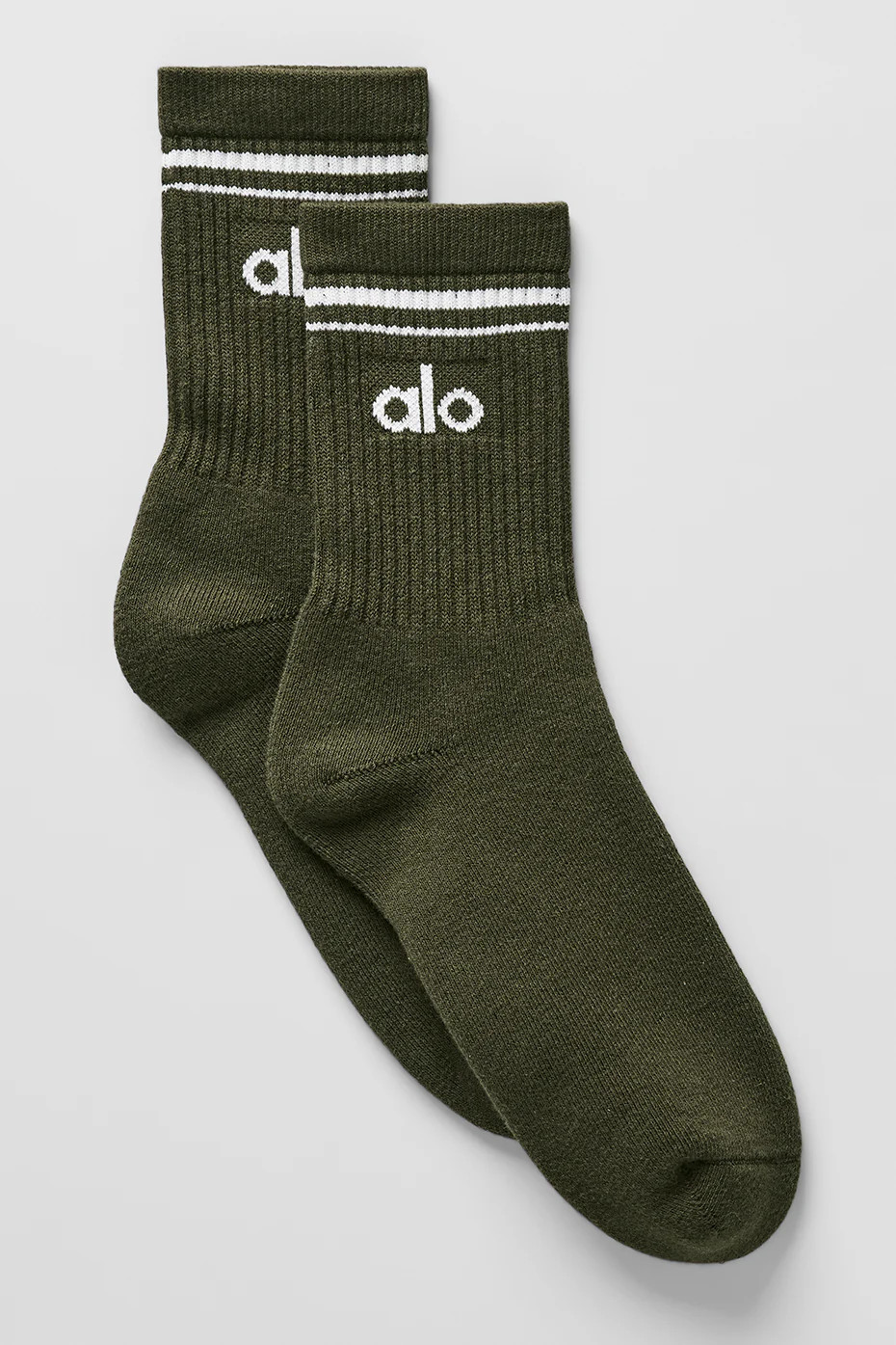ALO | Half-Crew Throwback Socks in Green Olive/White, Size: Medium | Alo Yoga