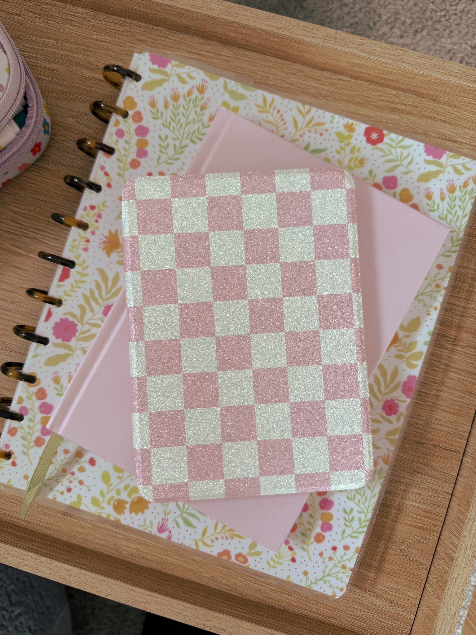 Self care + hobbies = happy mama

Planner
Journal
Kindle

#LTKdayinmylife #LTKselfcare #LTKmorningroutine