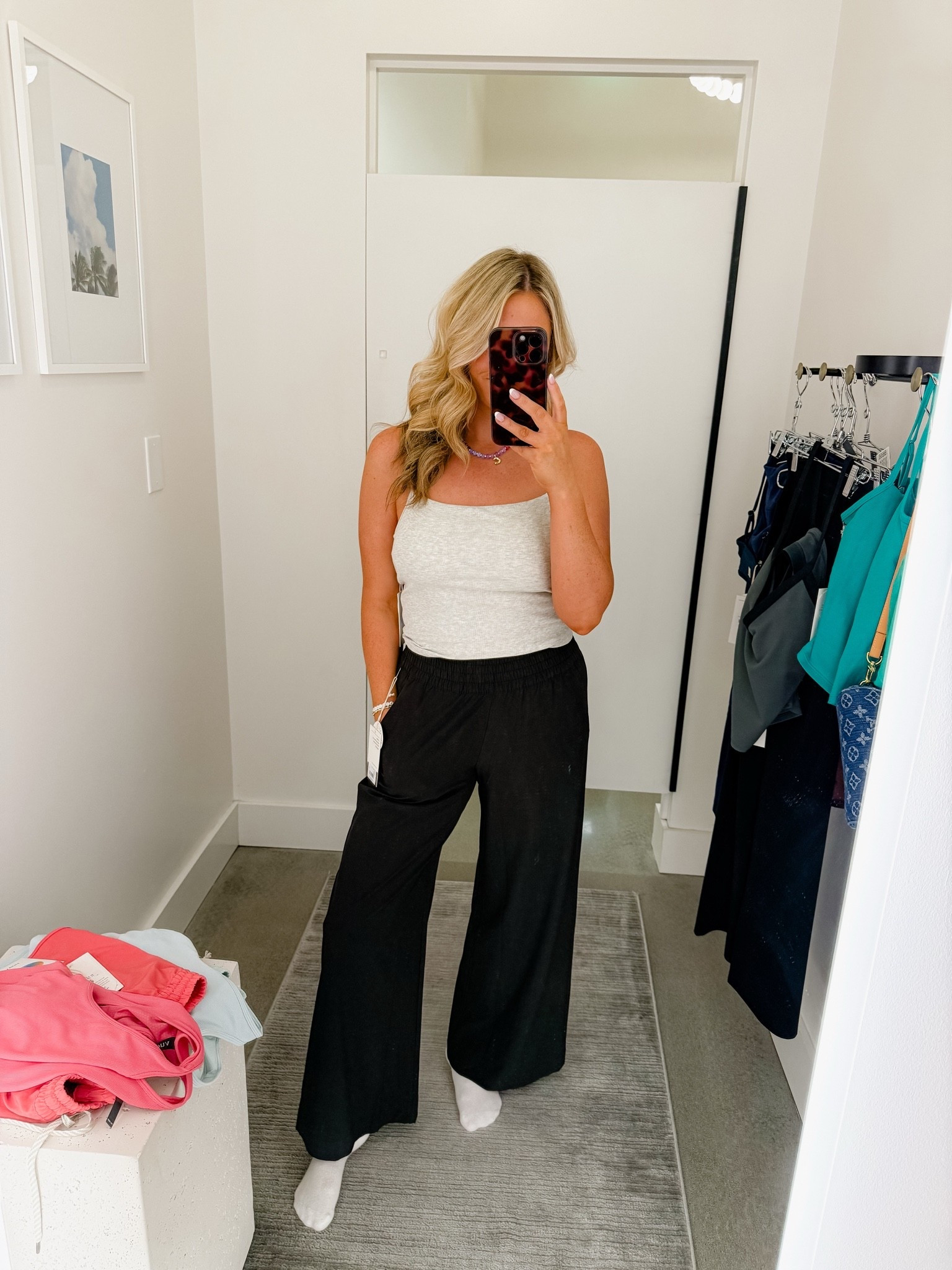 Wide leg light weight pants! Wearing a S on bottom and a M for the cami 🖤

#LTKootd