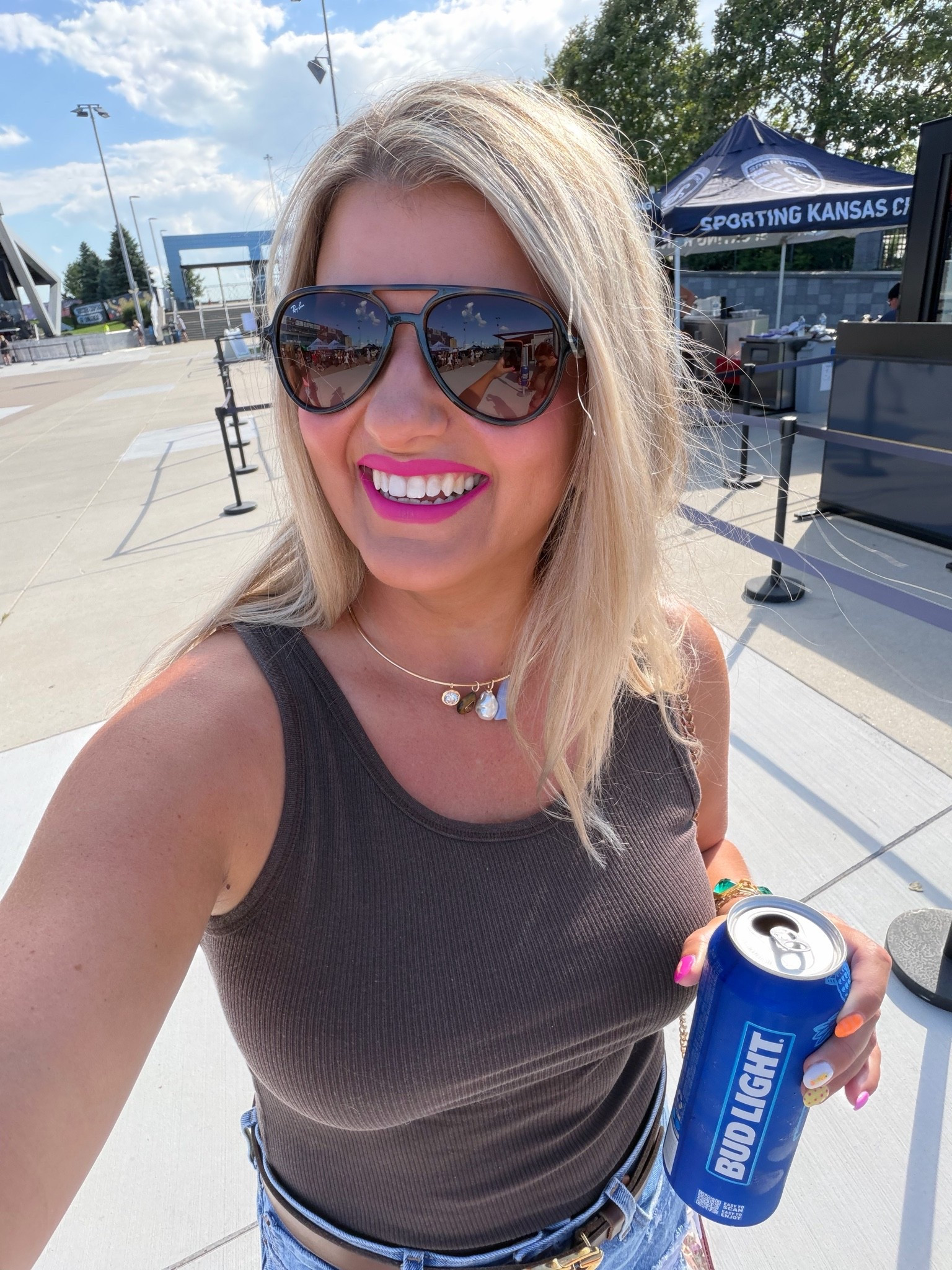 Love these sunglasses
Rayban 
Target tank
BaubleBar 
Pink Lipstick

#LTKdayinmylife #LTKgrwm #LTKootd