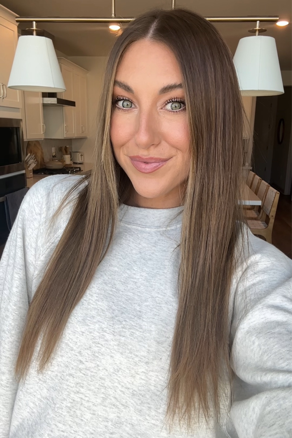 Today’s makeup!! 


Foundation: Light medium 
DIBS desert duo: 2.5 and 5.5
Concealer: 5.25 and 1.5
Liquid blush: happy 
Powder bronzer: spiced chai 
Powder blush: kissed by the sun 
Highlight: fire crystal 
Lip liner: burnt sienna 
Lip oil: Jam Session 
