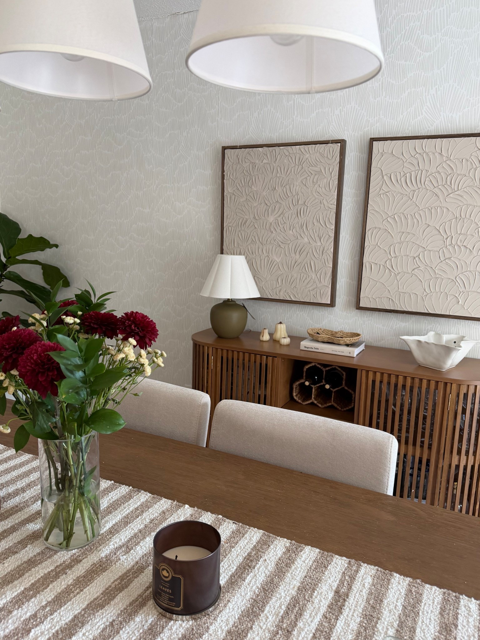 Dining room sideboard decor, organic modern decor, neutral home decor, home inspo, dining room inspo, neutral dining room, fall home decor, wood furnituree

#LTKSeasonal #LTKStyleTip #LTKHome