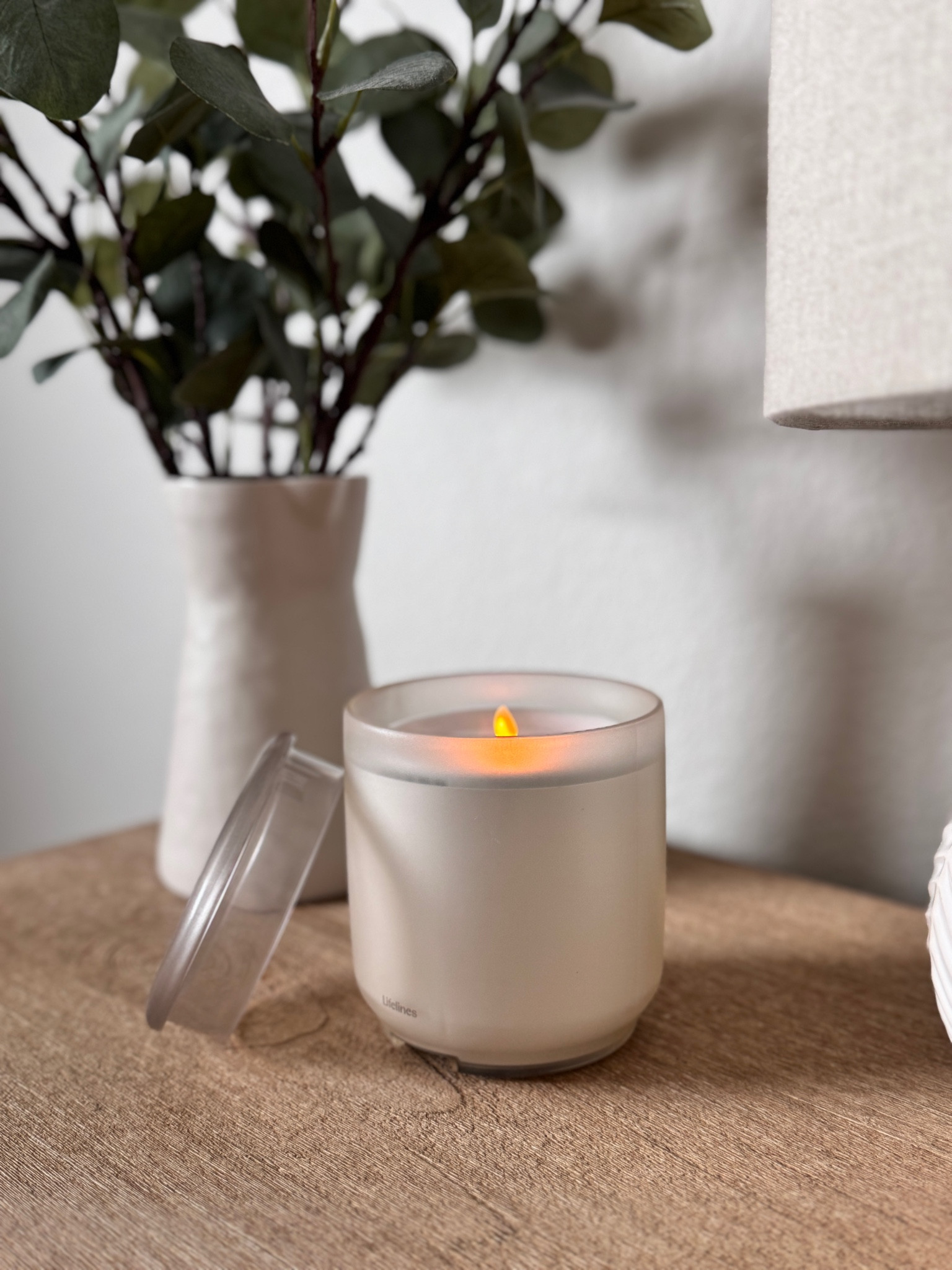 Flameless candle/diffuser

Home decor, home styling, candles, diffusers 

#LTKHome