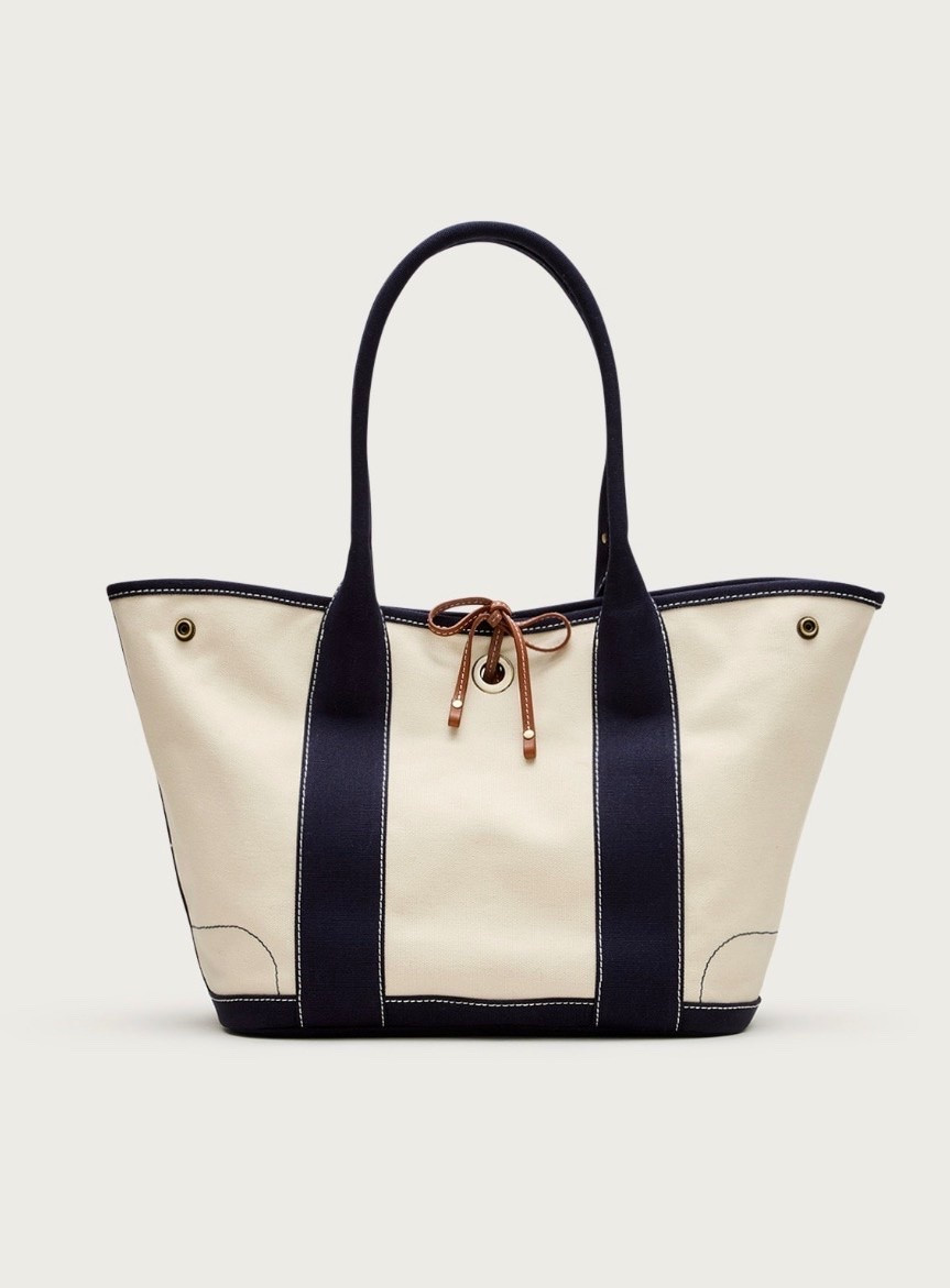 Small and large Montauk totes