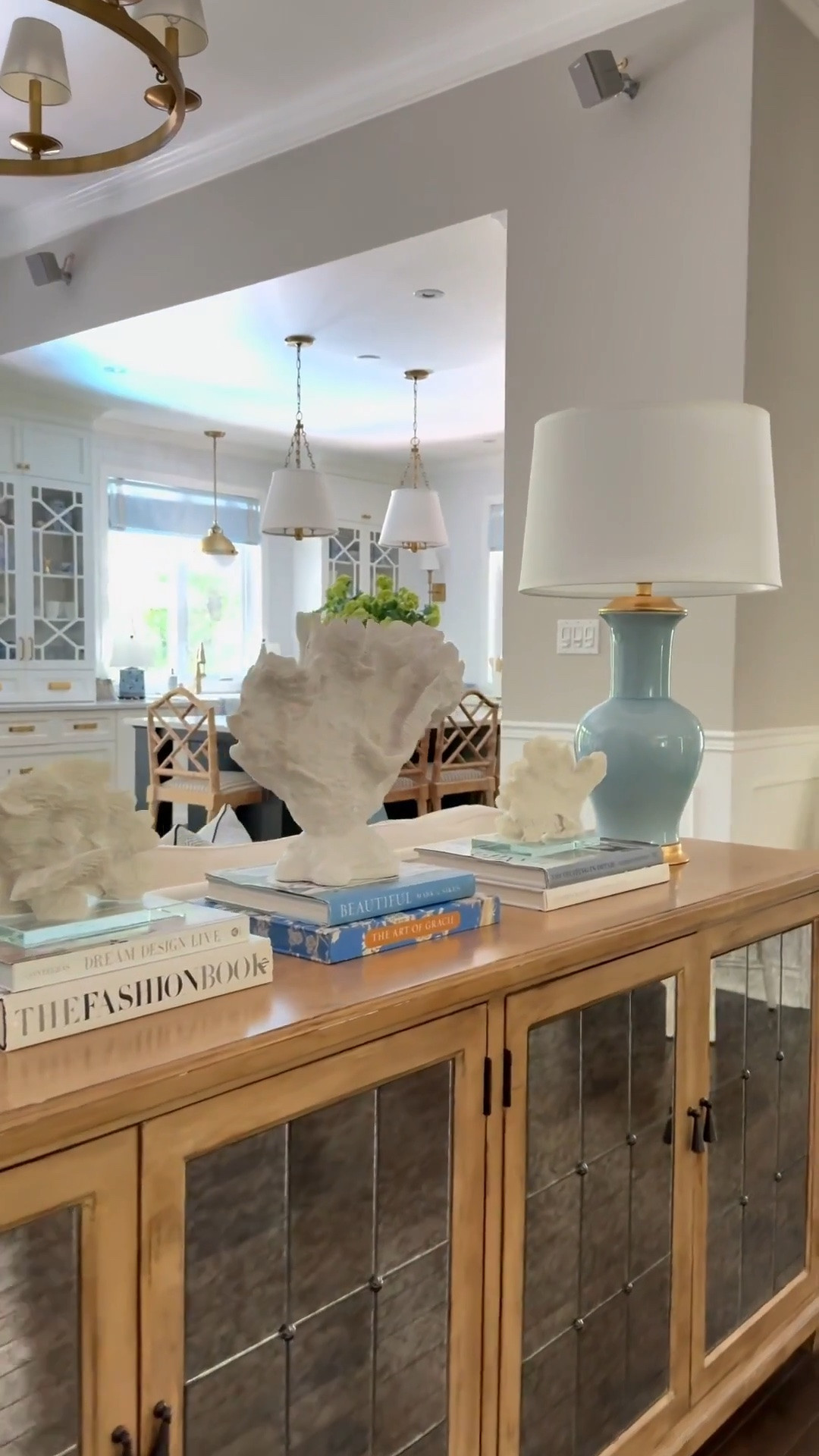 Make it chic! Bringing on the summer home decor vibes! 

Green decor, blue decor, coral, ginger jars, chic home, chic decor, home decor, home finds, summer decor

#LTKSeasonal #LTKHome