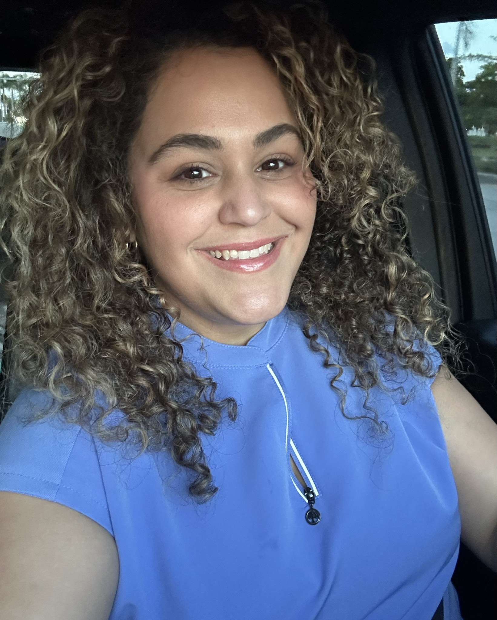 ✨ 12-hour shift… and my curls are STILL poppin’! 💁‍♀️

I swear by the @amikapro Curl Corps Defining Cream and my trusty @unbrush for keeping my curls defined, bouncy, and frizz-free—even on the longest days.

Proof’s in the pic! 🙌 #NurseLife #CurlyHairRoutine #LTKBeauty


#LTKBeauty #LTKStyleTip #LTKWorkwear