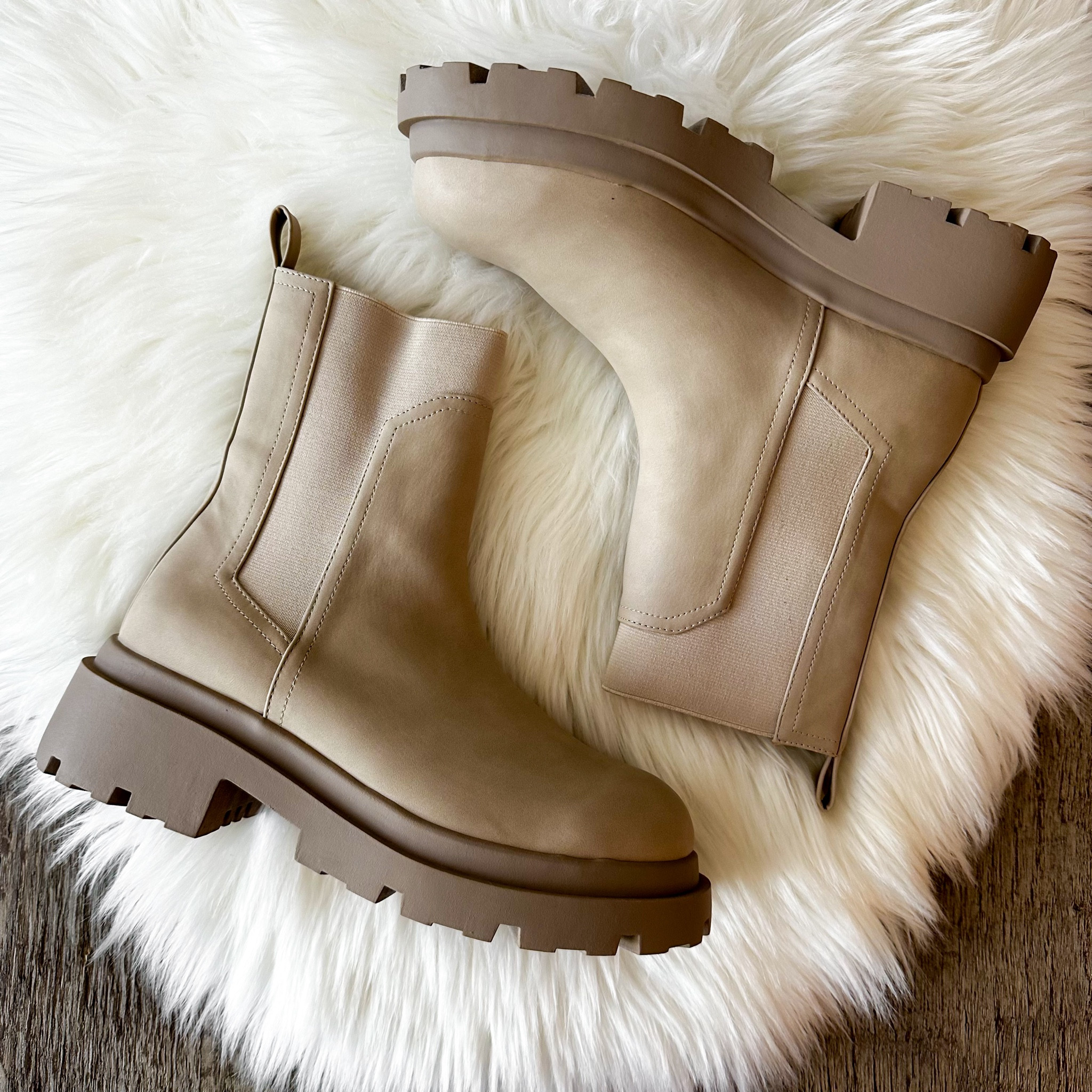 Dv By Dolce Vita Womens Brody Ankle Boot - Neutral
