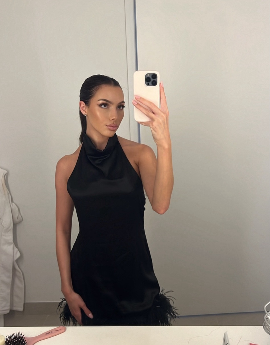 one more for the front of the dress #fashion #dress #revolve #designer #AmandaUprichard #photography #canon #camera #fashion #dress #datenightoutfit

#LTKstyletip #LTKbeauty