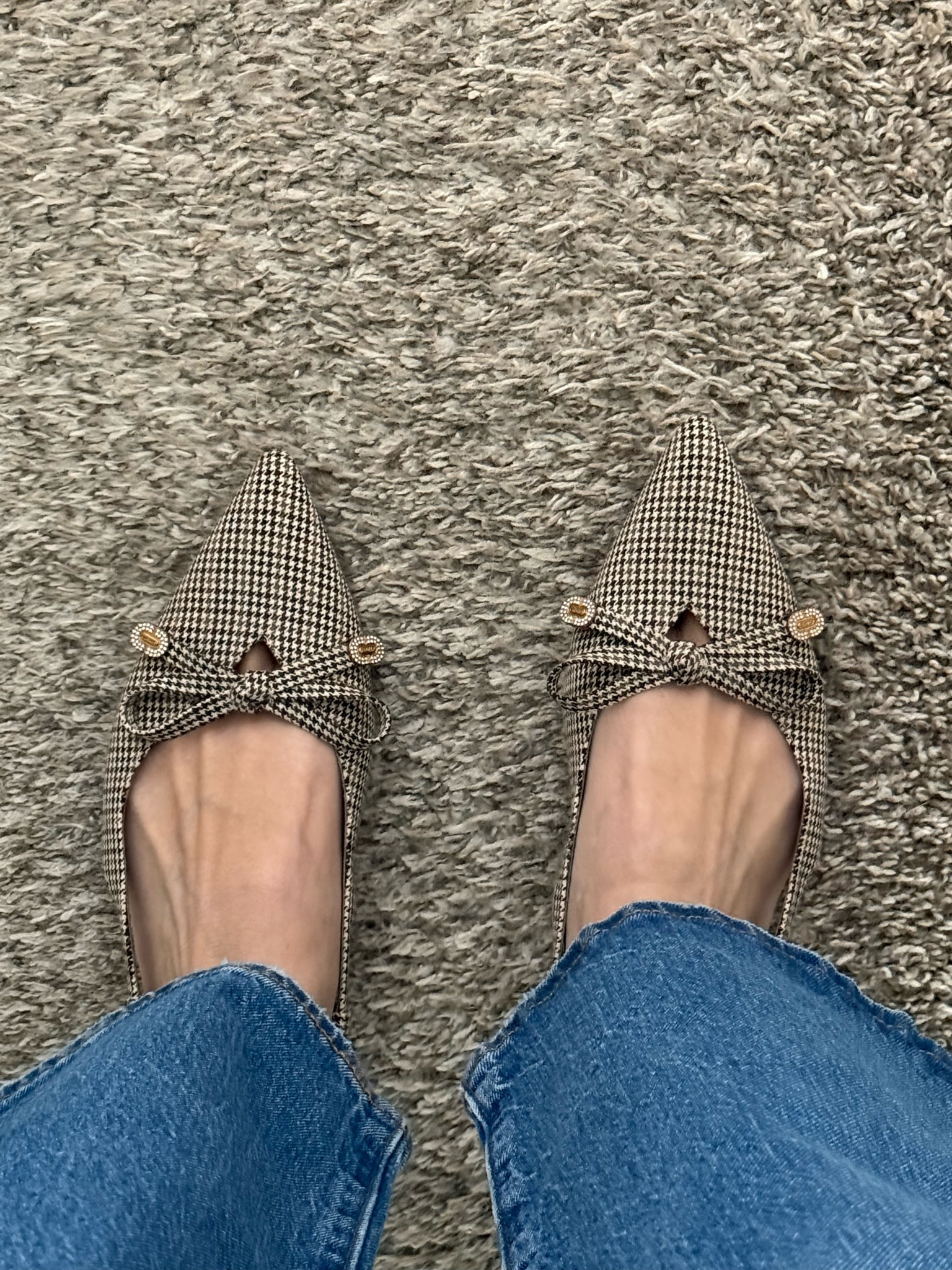 On my slingback shoe shit 😜

#LTKStyleTip #LTKFindsUnder100 #LTKHoliday