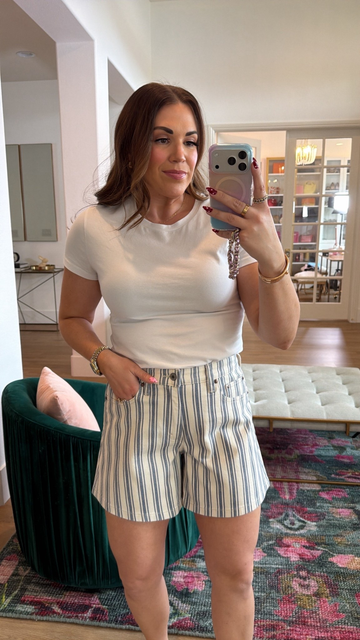 curvy midsize spring denim short look! wearing size 30 in shorts and large in white tee 

20% off in the AF app with code AF20

#LTKMidsize #LTKSeasonal #LTKSaleAlert