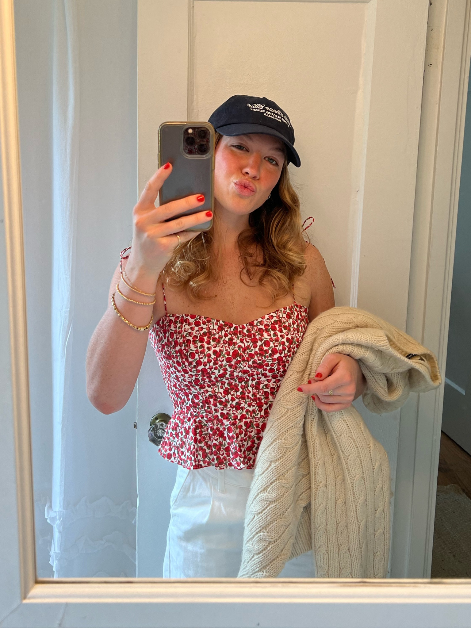 My cute spring/summer top is 40% off today! True to size, I’m wearing the size 6! 

#LTKfindsunder100 #LTKSeasonal #LTKsalealert