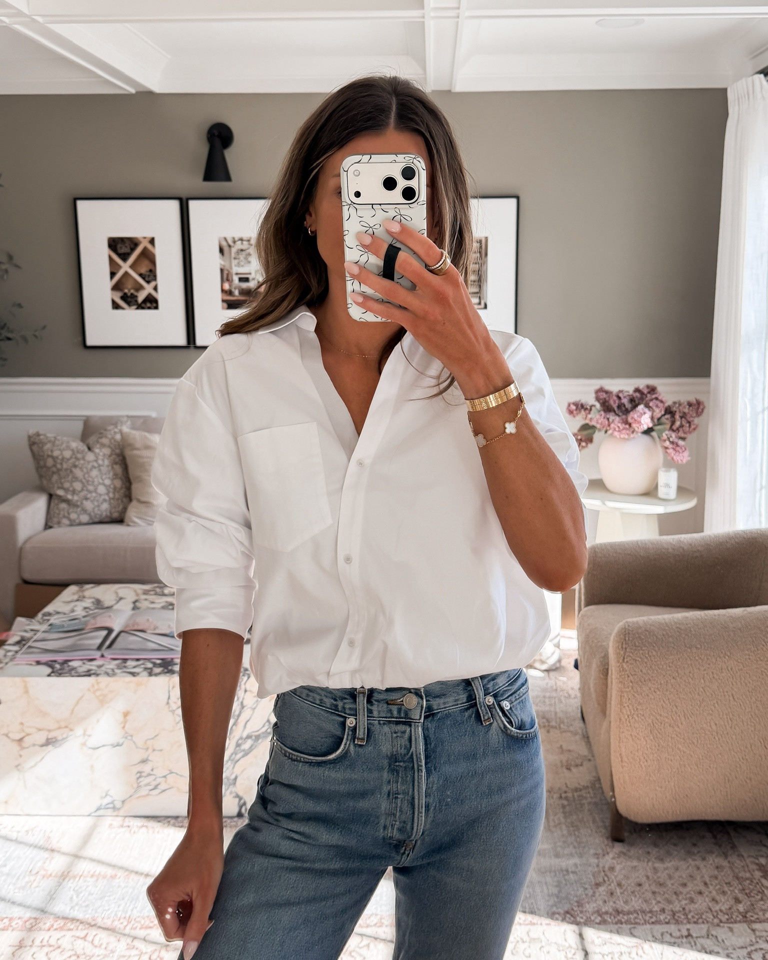 I’m obsessing over this top I just got in from Brochu Walker! It’s an elevated classic white button down with pre-styled scrunch sleeves, and elasticized hem, back pleats, and a gorgeous asymmetrical pocket. Pair it with denim or trousers! 

#LTKgrwm #LTKootd