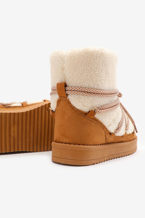 Wraparound-Lace Faux Berbere Boots | Ardene