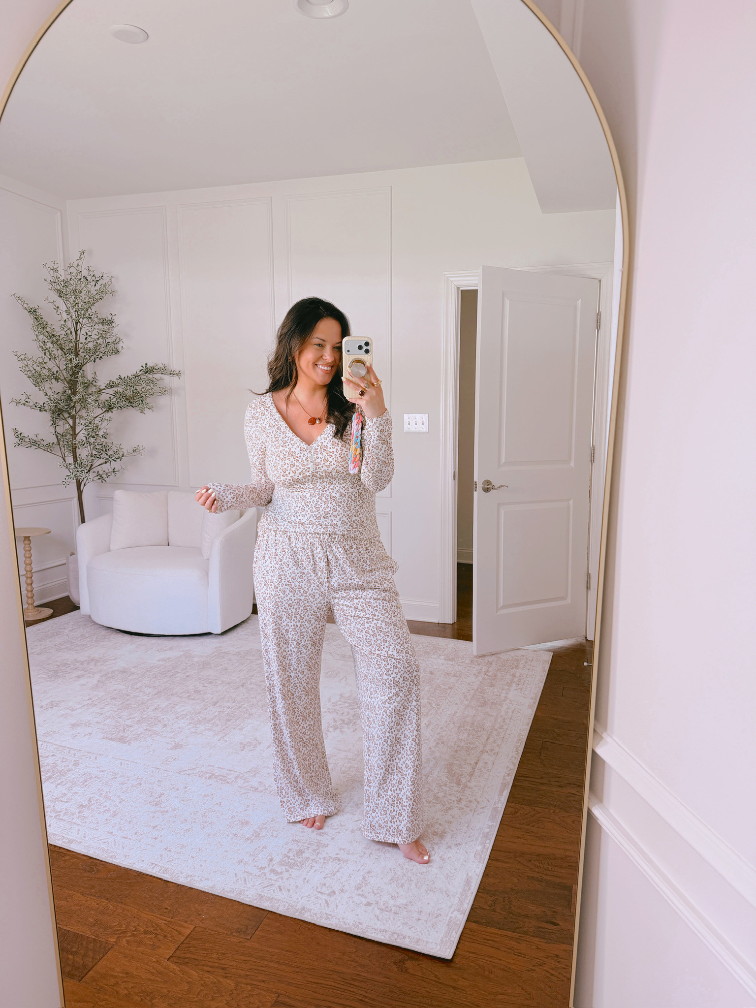 wearing XL in the pants, L in the top 

 #LTKSeasonal #LTKMidsize